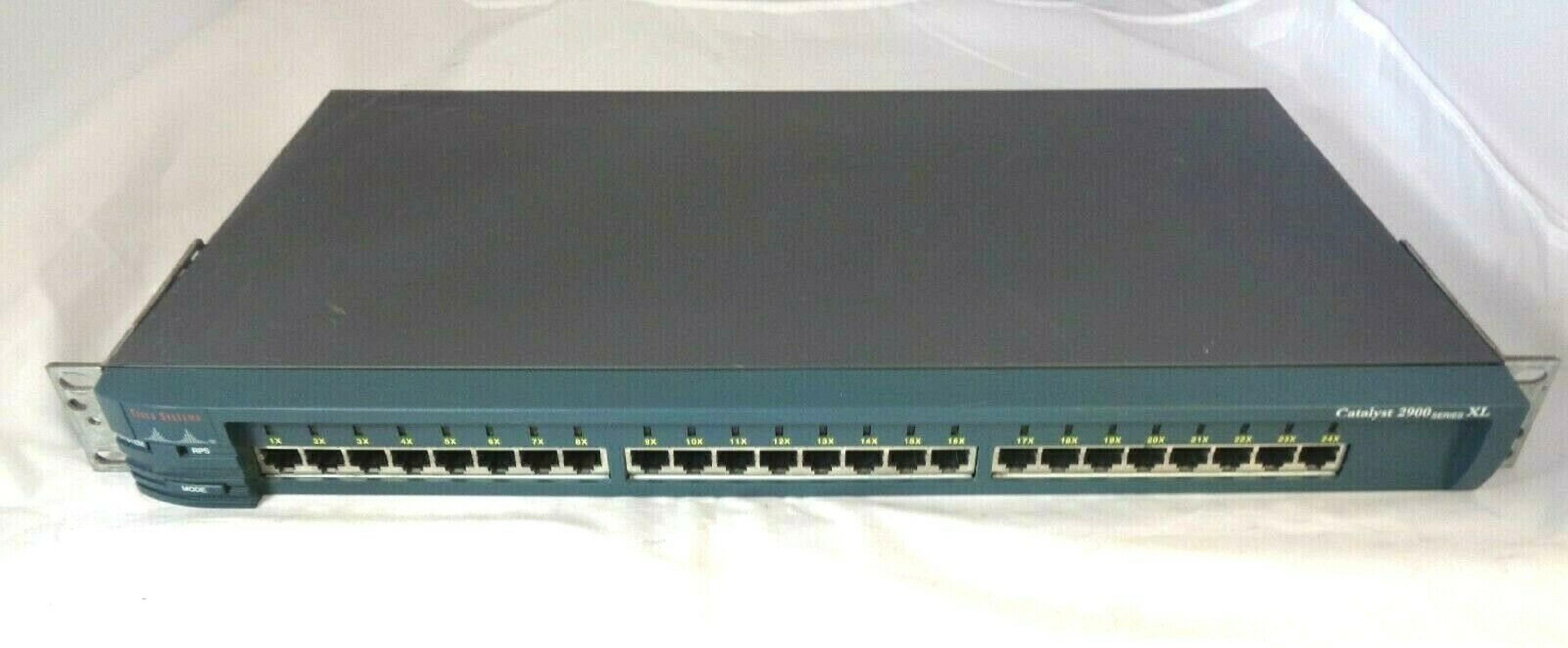 CISCO SYSTEMS WS-C2924-XL-EN 24 PORT SWITCH - OPEN BOX WITH INSTALL KIT AND SOFTWARE