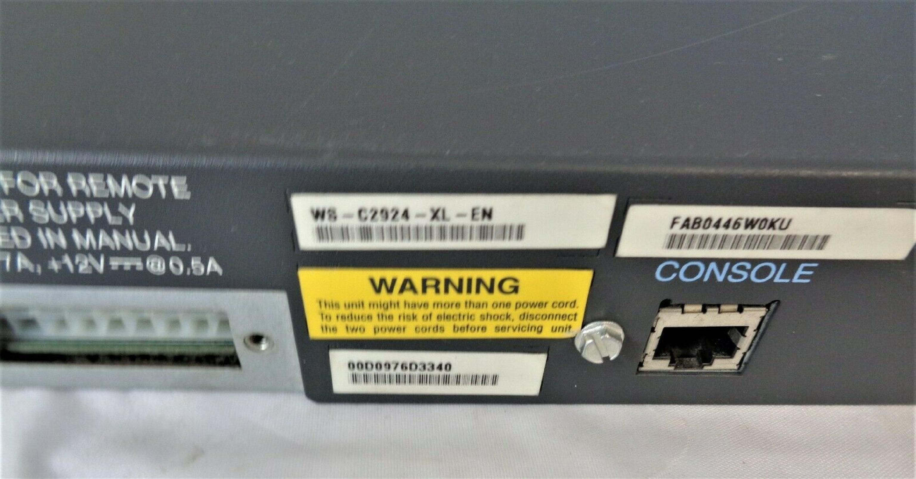 CISCO SYSTEMS WS-C2924-XL-EN 24 PORT SWITCH - OPEN BOX WITH INSTALL KIT AND SOFTWARE