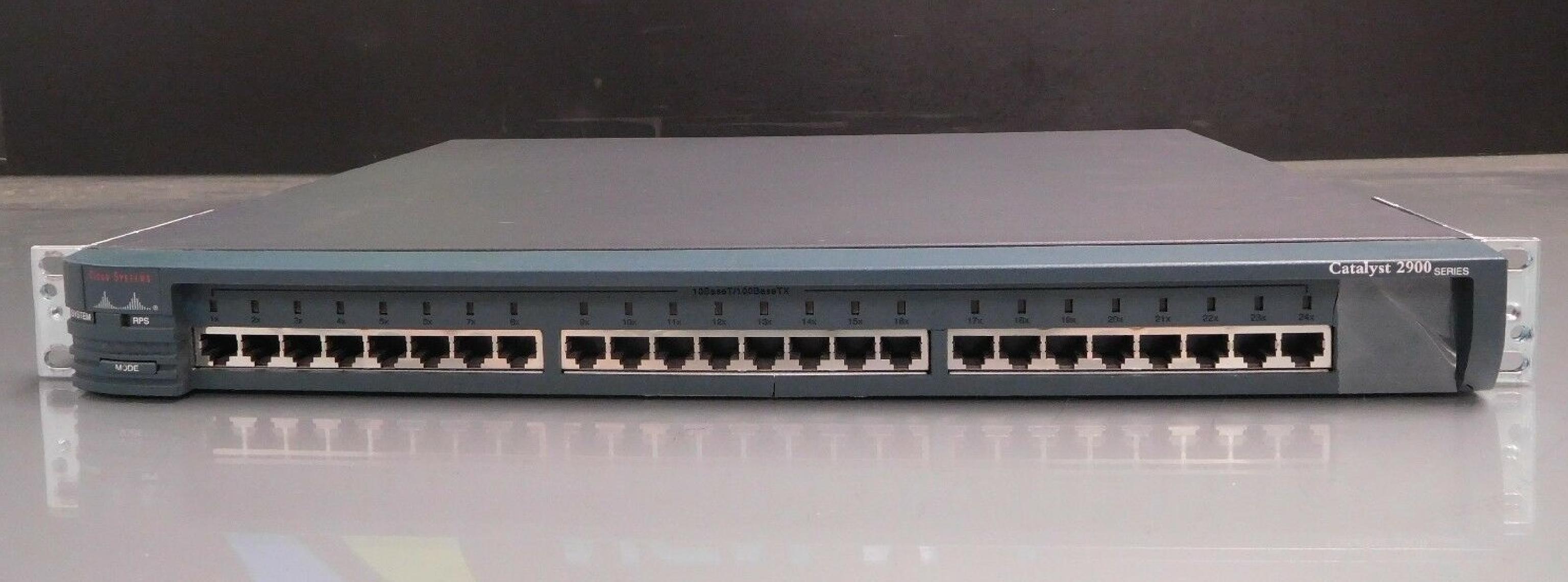 CISCO SYSTEMS WS-C2924-XL 24 PORT SWITCH - OPEN BOX WITH INSTALL KIT AND SOFTWARE