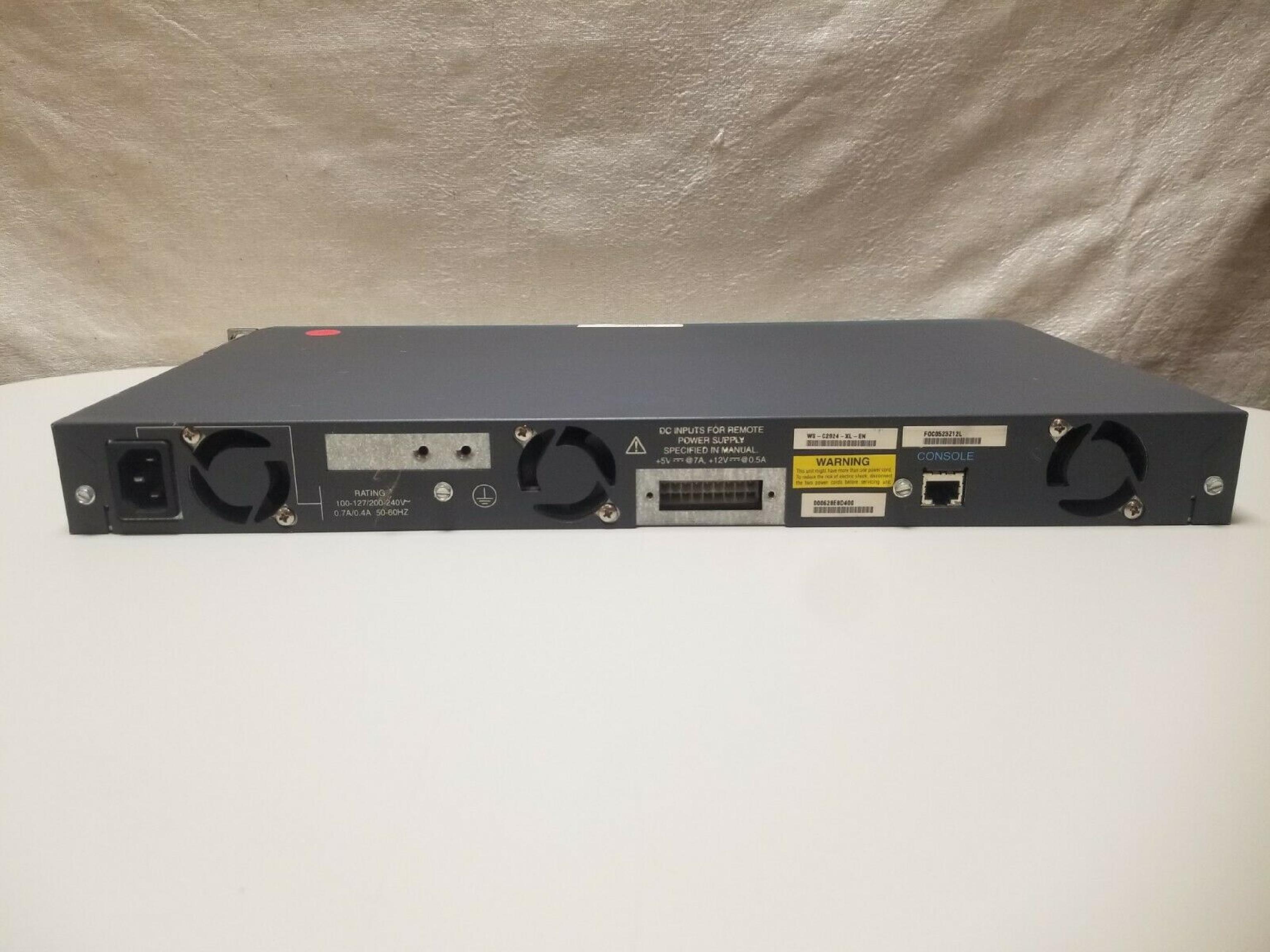 CISCO SYSTEMS WS-C2924-XL 24 PORT SWITCH - OPEN BOX WITH INSTALL KIT AND SOFTWARE