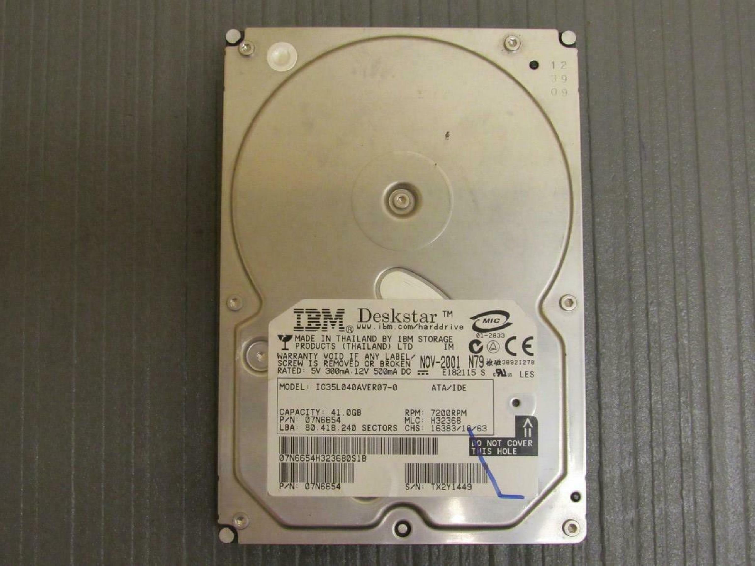 IBM IC35L040AVER07-0 40GB IDE DRIVE MLC H32161 PCB: 07N6570 H31735 DATE OCT-2001 H32368 BM 3.5IN DESKTOP HARD