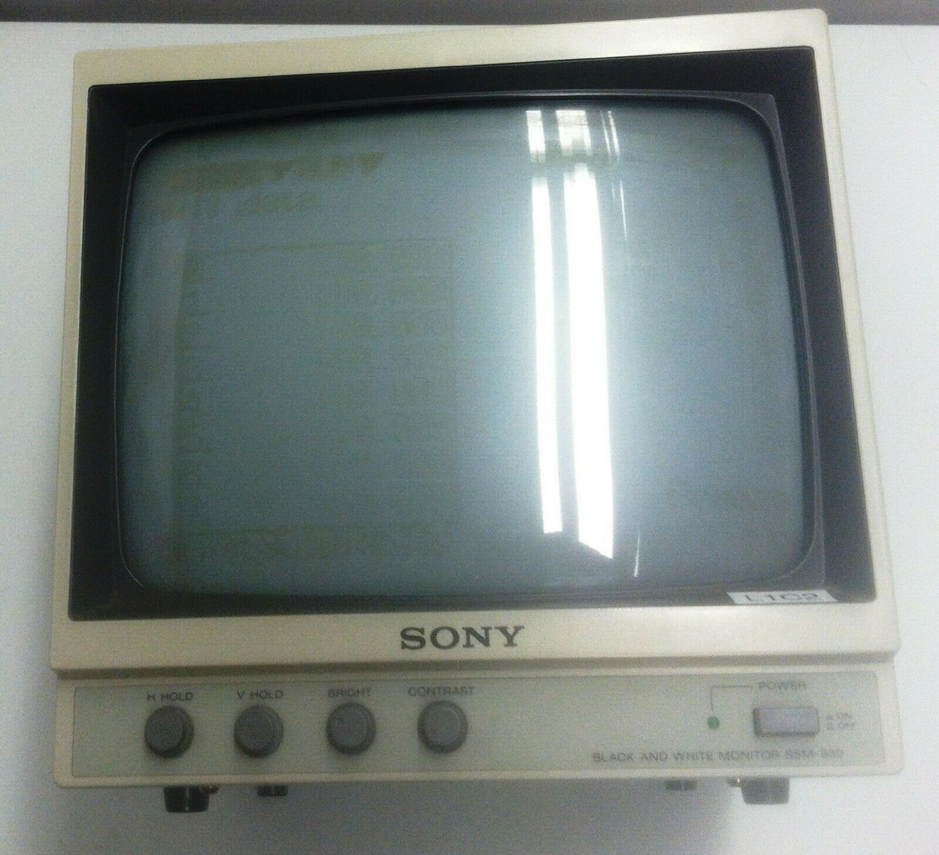 SONY SSM-930 750 LINE MONOCHROME VIDEO MONITOR BNC/COMPOSITE