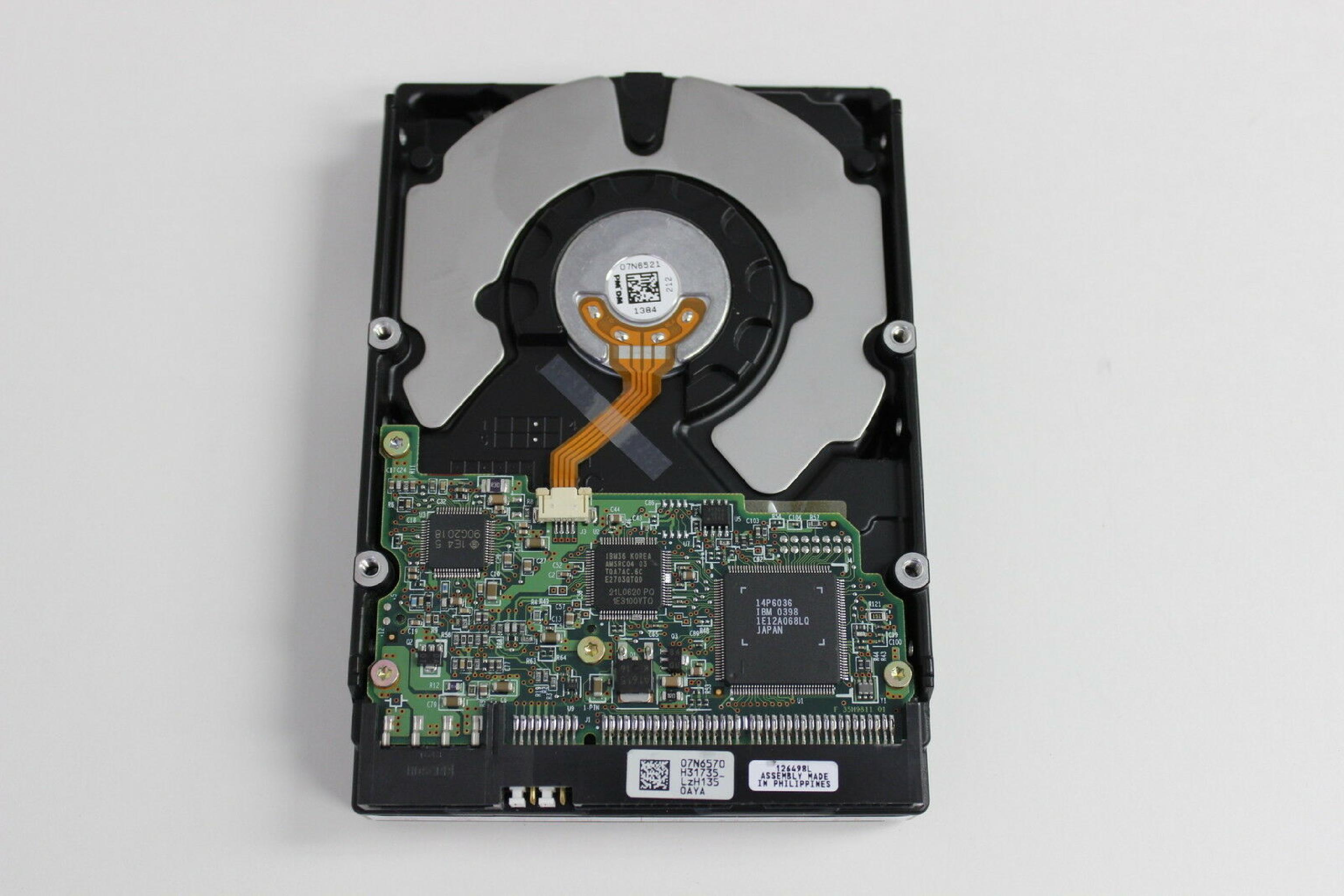 DELL / IBM 01FNM 20GB IDE DRIVE AUG-2001 MLC H32368 LBA 39.102.336 DATE SEP-2001 N79