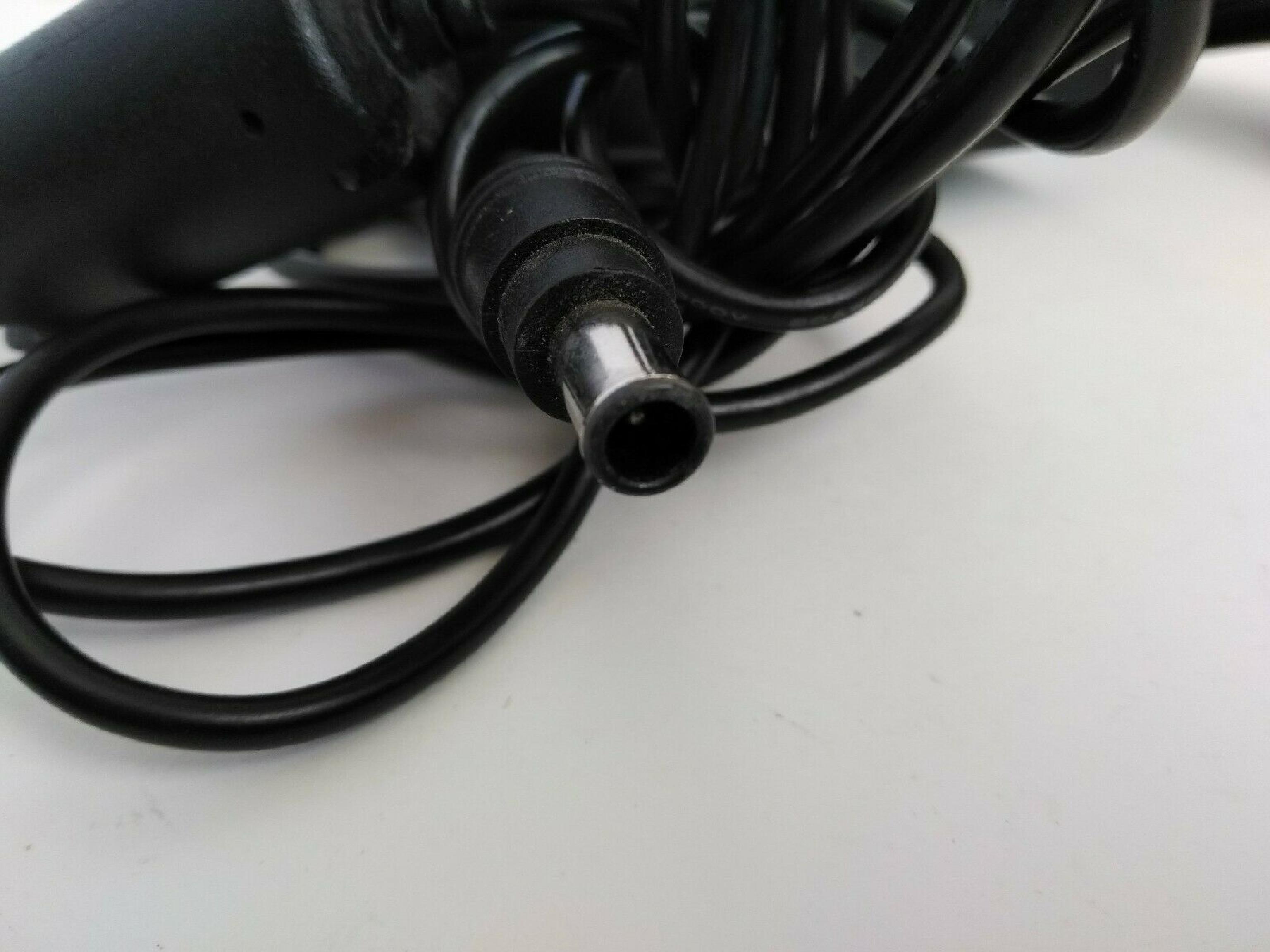 EPSON A241B AC ADAPTER 15.2V 1.4A OD:6MM ID:4.5MM WITH 1MM CENTER SPIKE BARREL CONNECTOR DESKTOP