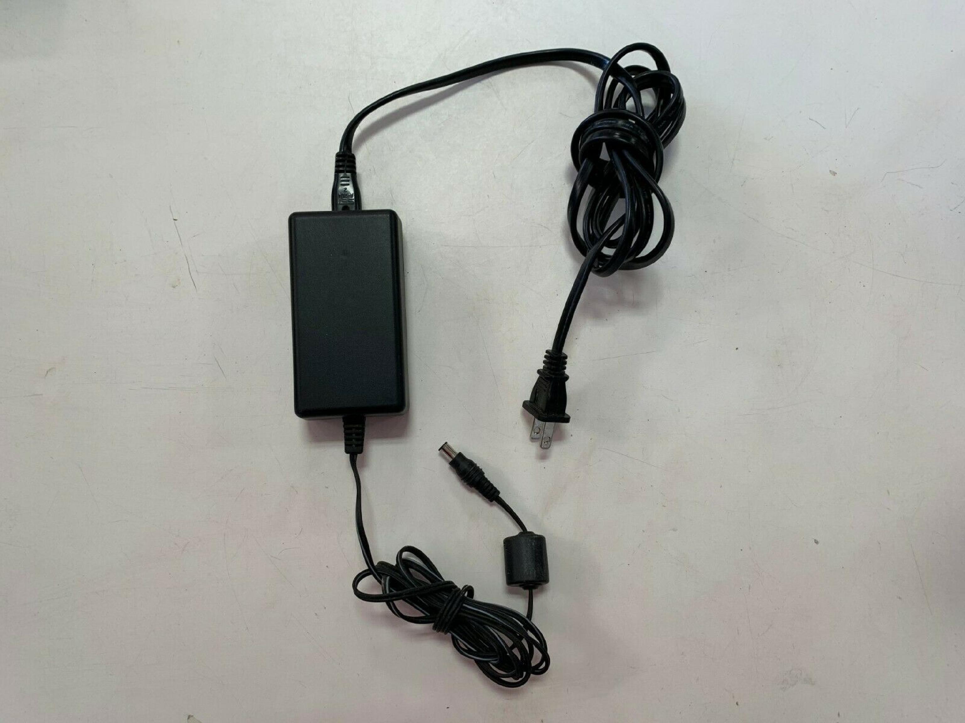 EPSON A171B AC ADAPTER 24V 0.8A OD:6MM ID:3.2MM WITH 1MM CENTER SPIKE BARREL CONNECTOR DESKTOP