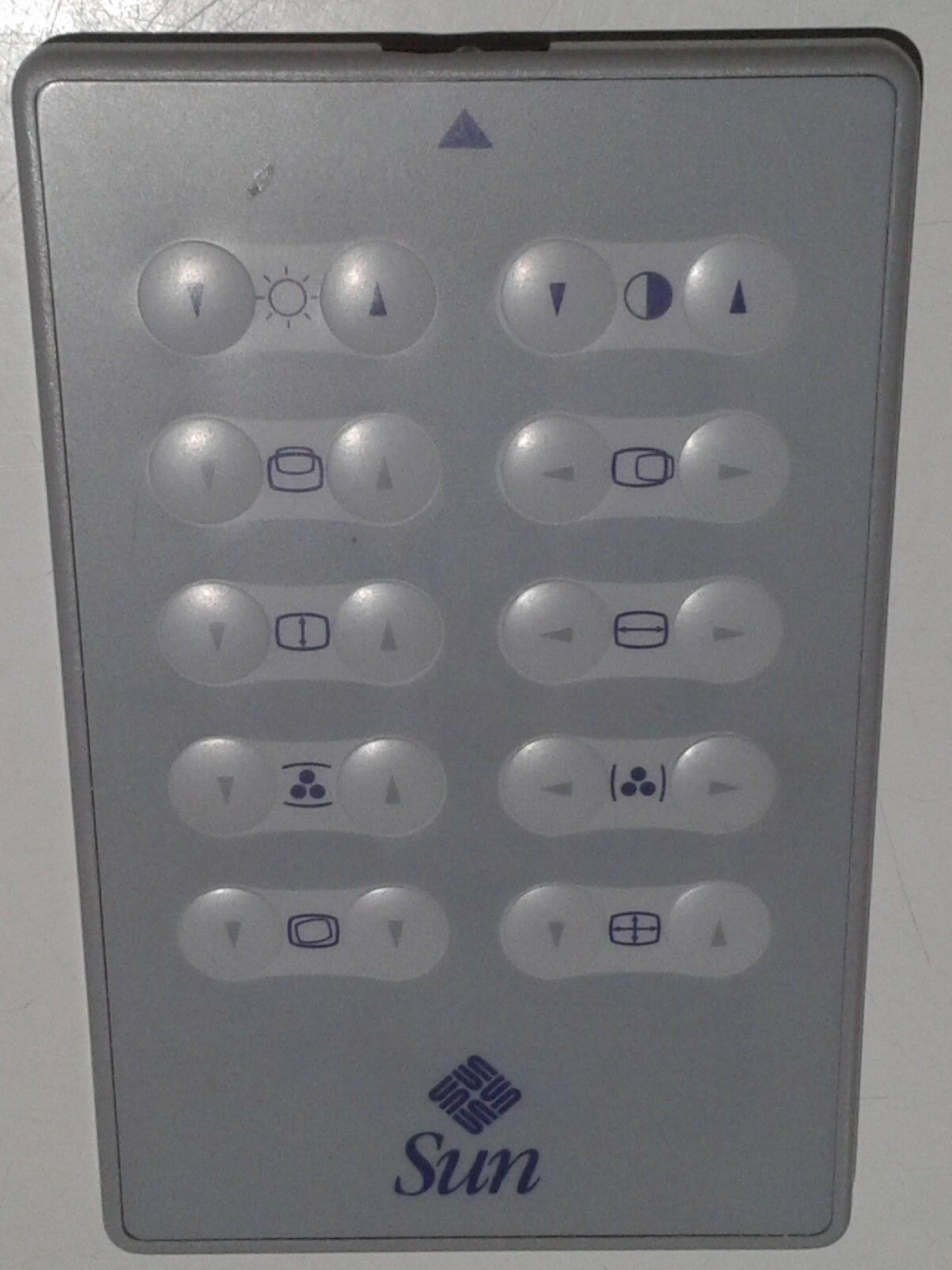 SUN MICROSYSTEMS 370-1576-01 REMOTE CONTROL FOR GDM20D10 20 INCH MONITOR