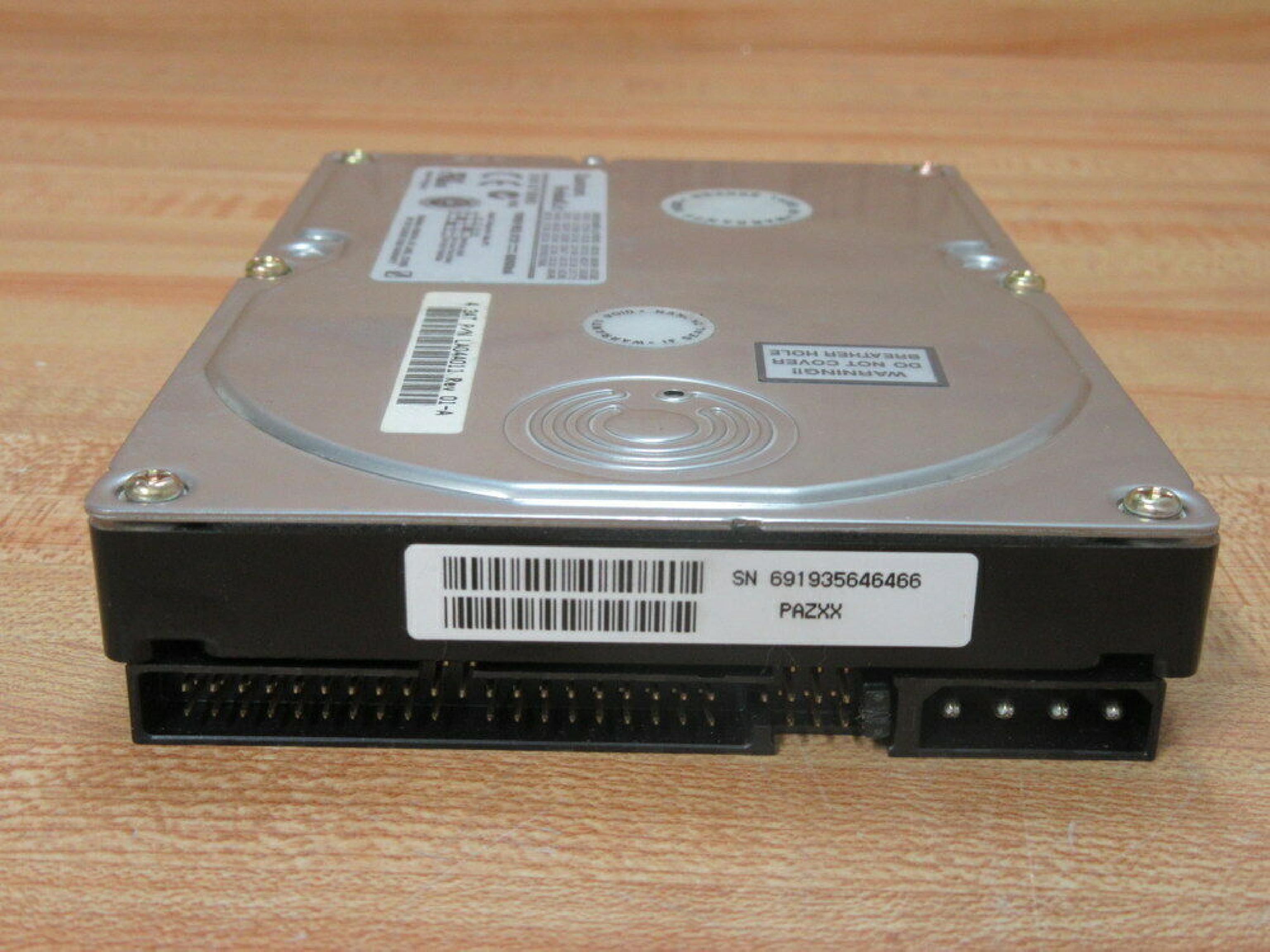 QUANTUM LA04A011 4.3GB IDE DRIVE REV 01-A REV. A00 YGZXX 12/22/97 AP10A 01-N A050X