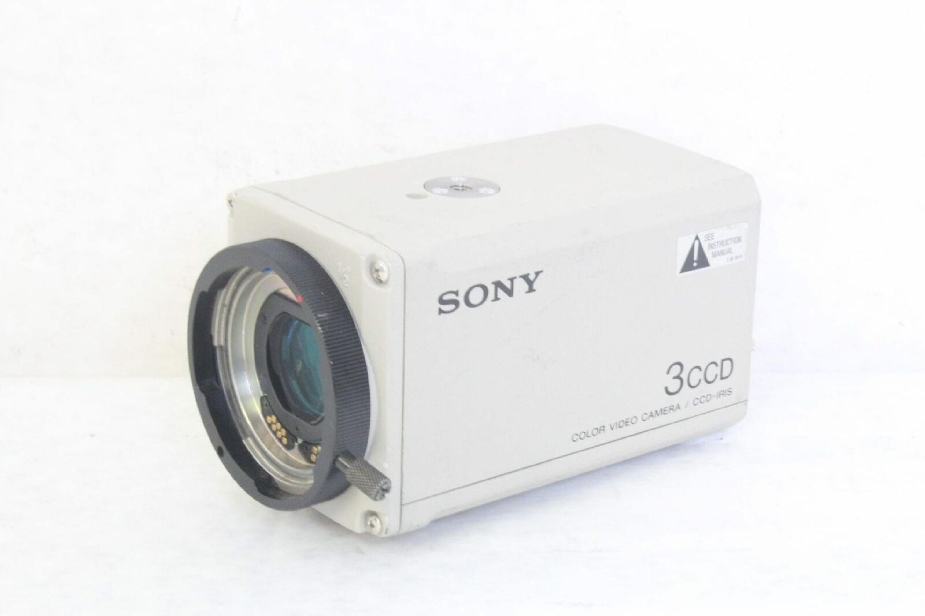 SONY DXC-930 COLOR VIDEO CAMERA / CCD-IRIS 3CCD WITH FUJINON ASPHERIC 16X TV-ZOOM LENS