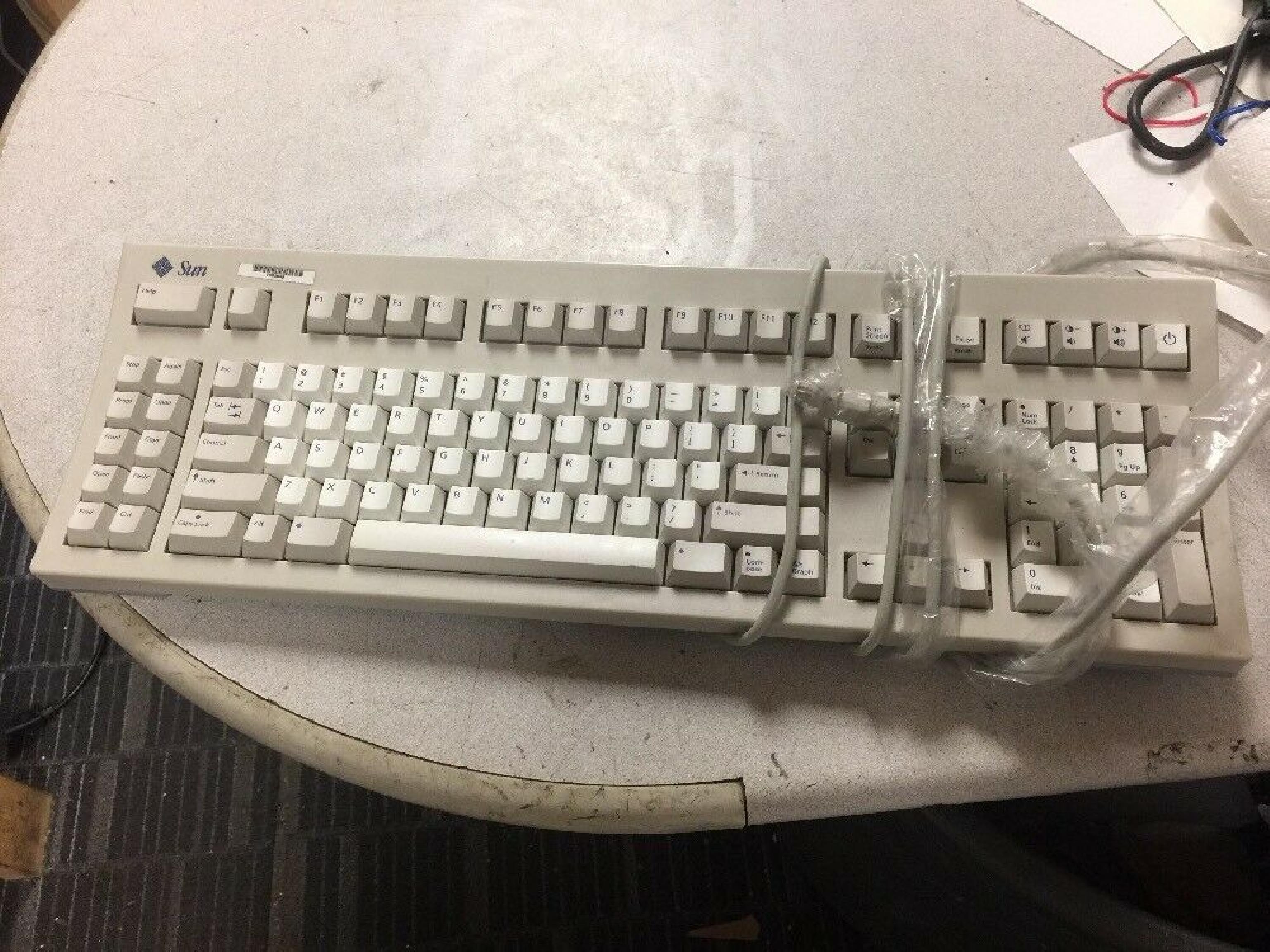 SUN MICROSYSTEMS 3201234-02 KEYBOARD MISSING LEFT ARROW KEY