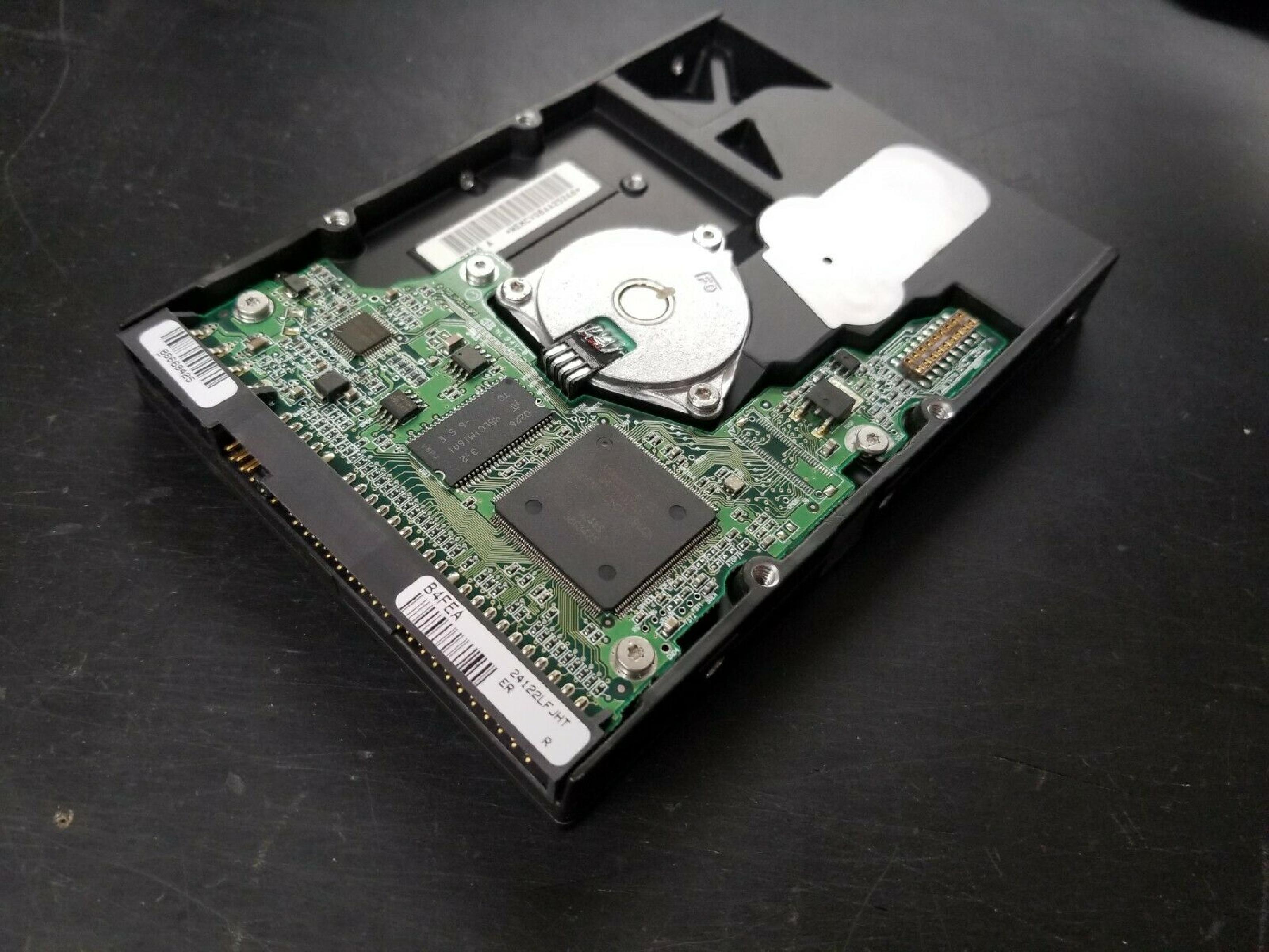 MAXTOR DIAMONDMAX PLUS 8 40GB IDE DRIVE DATE 17MAY2003 K,M,C,A LBA 80293248 14MAY2003 23MAY2003 04FEB2005 K,M,B,A 78165360 08OCT2004