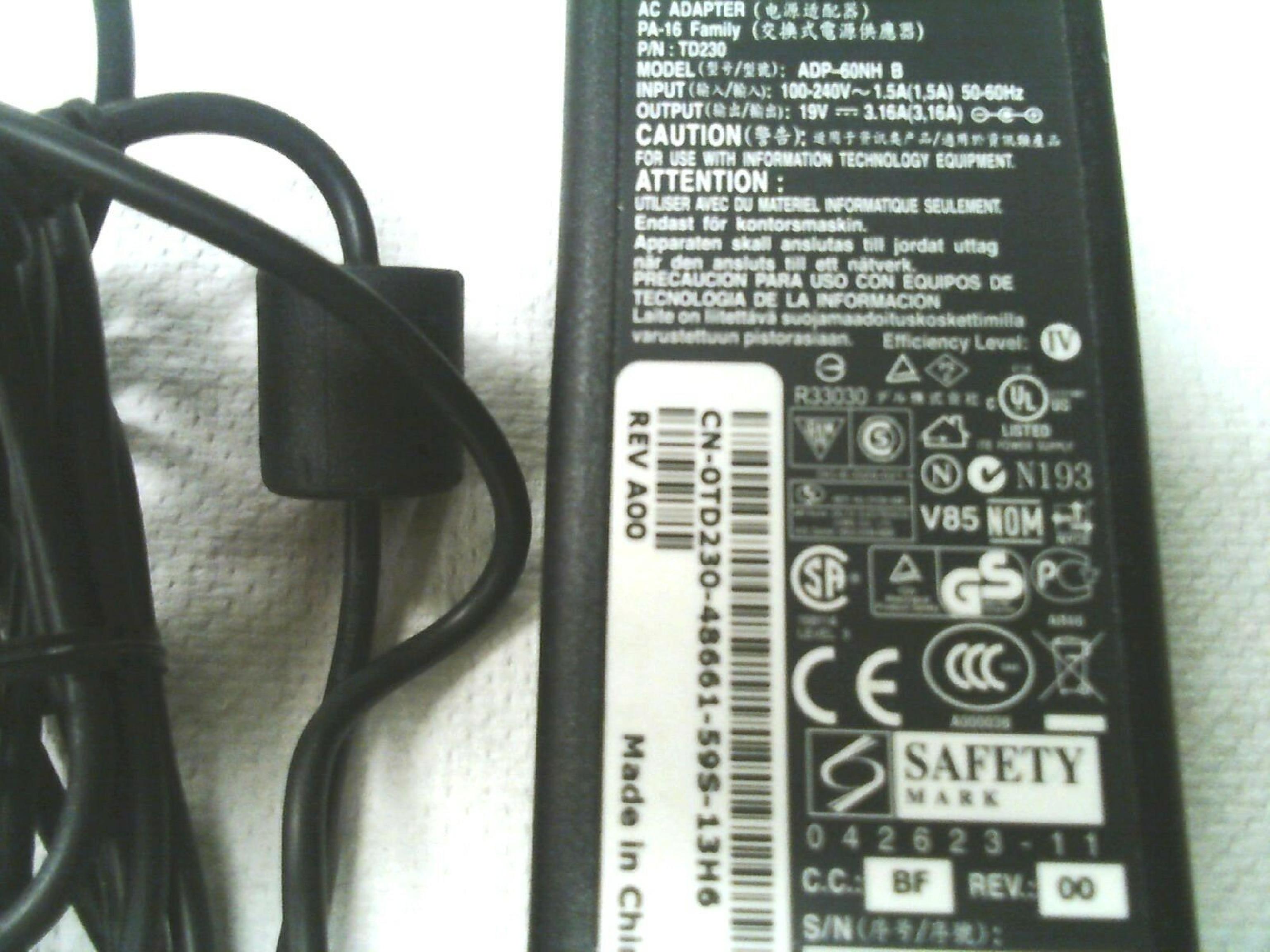 DELL 0TD231 AC ADAPTER 19V 3.16A