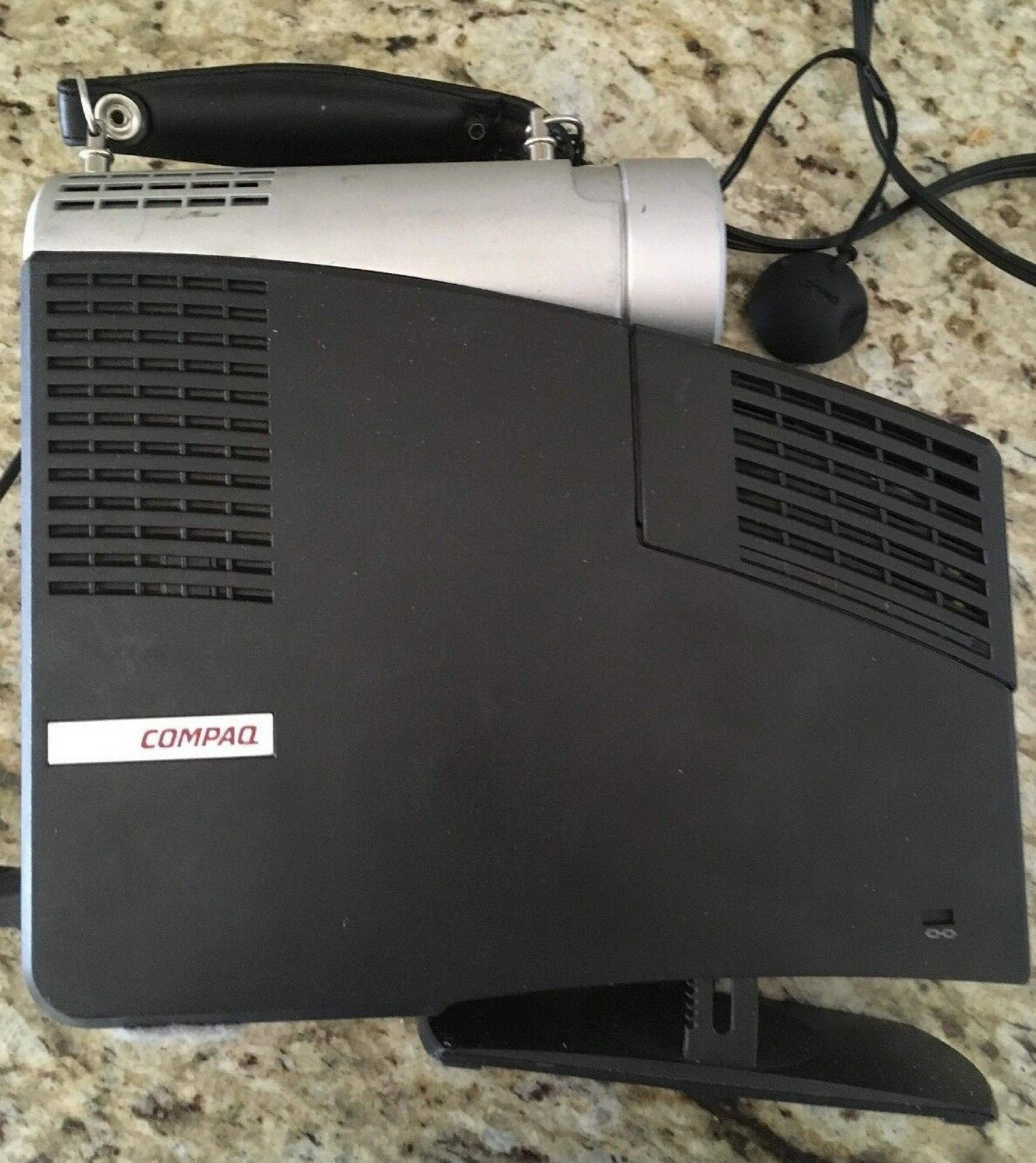 COMPAQ / HEWLETT PACKARD / HP PE1300 DLP PROJECTOR 600 ANSI LUMENS 1280X1024 1024X768 832X624 800X600 640X480