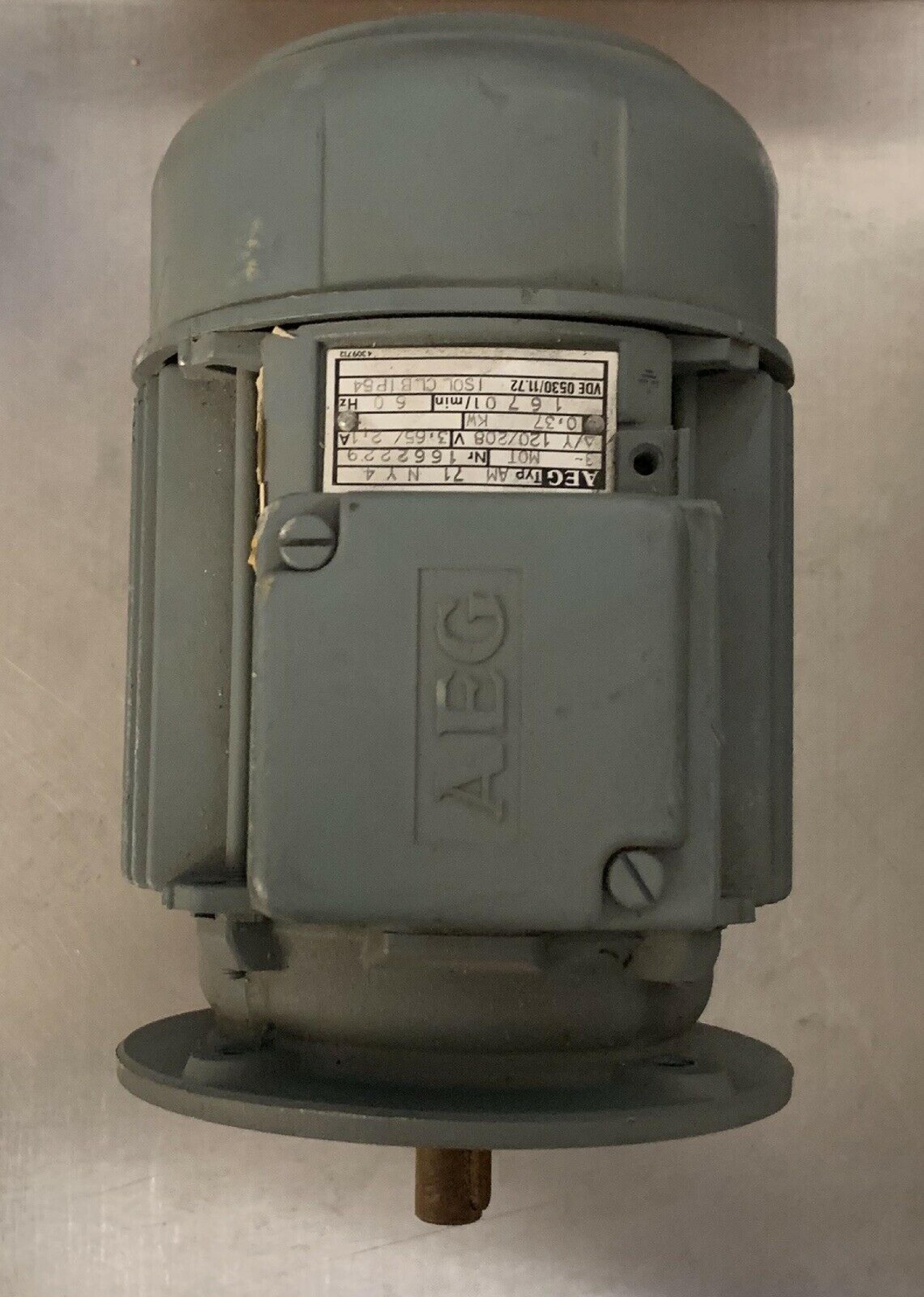 AEG AM 71 NY4 120/208VAC ELECTRIC MOTOR; 3.65/2.1A; 1670 RPM; 60 HZ