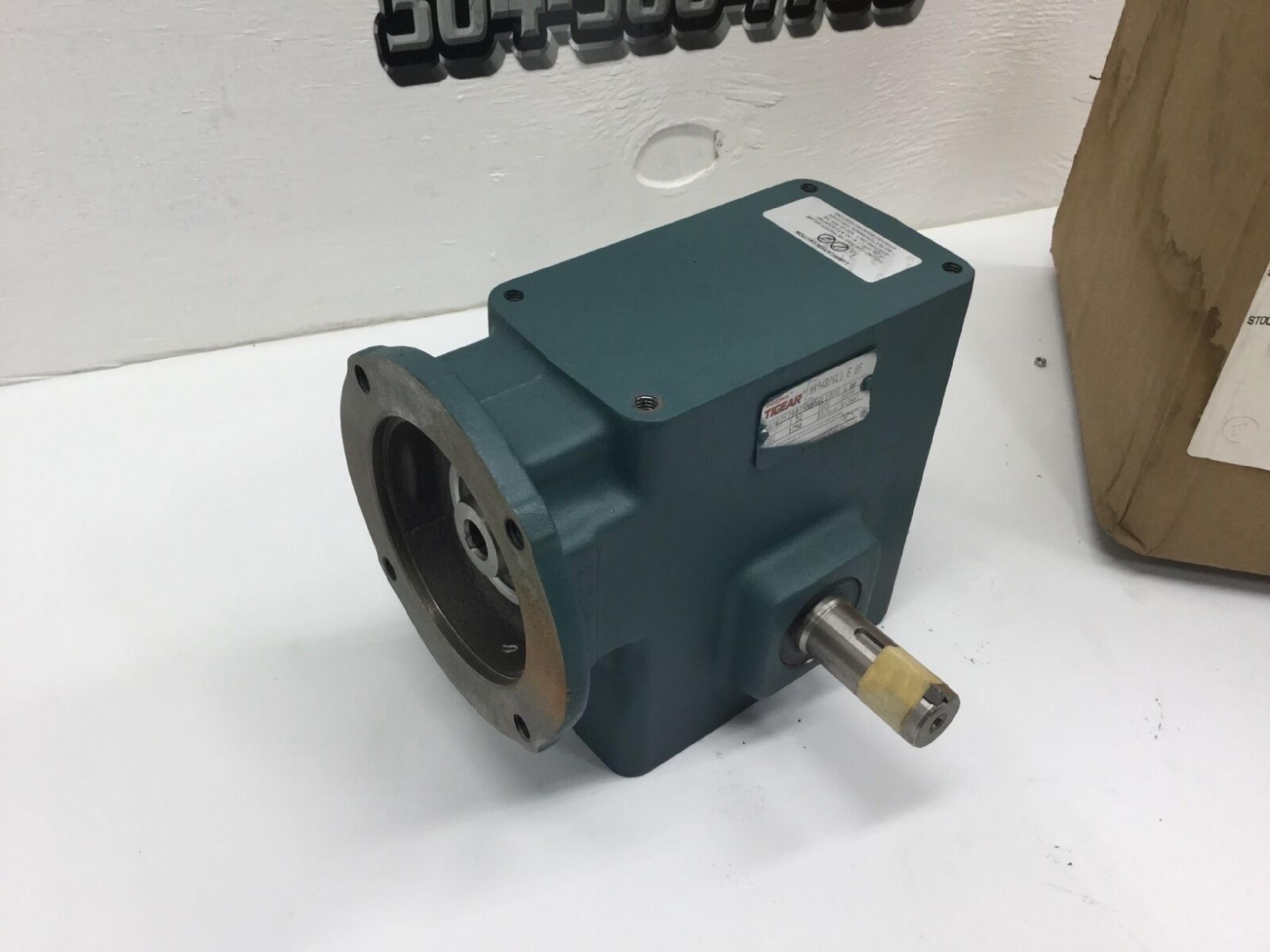 DODGE MR94876L1 RIGHT ANGLE GEAR REDUCER 25:1 RATIO, 1750 INPUT RPM, OUTPUT TORQUE - 1099, MAX HP - 1.52, LUBRICATION - E-3661, SERVICE FACTOR 1.00