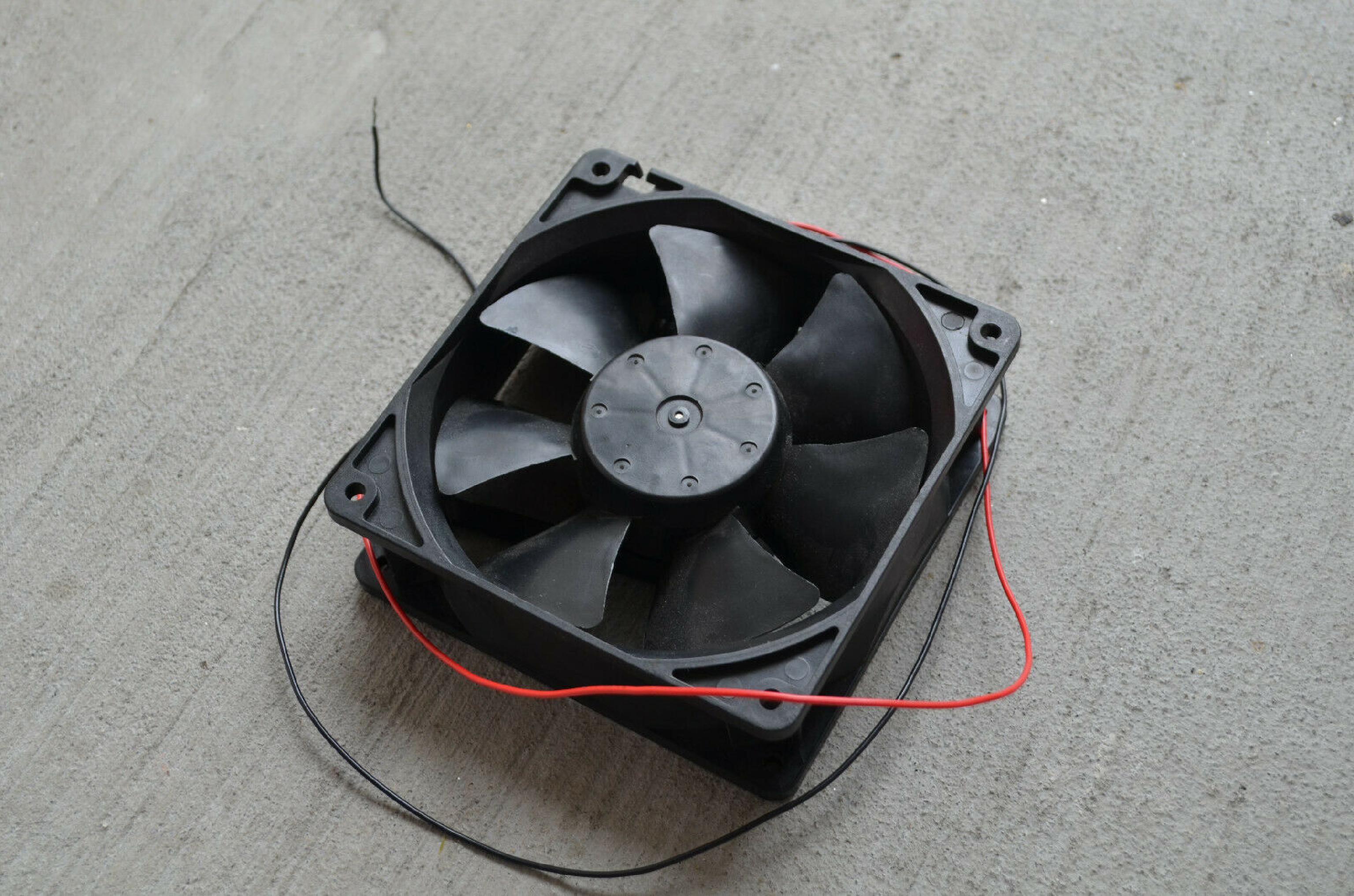 NMB 4715KL-05W-B30 FAN DC 24V .18A 119MM BY 38MM 2WIRE 6INCH CABLE WITH 2PIN IDC CONNECTOR