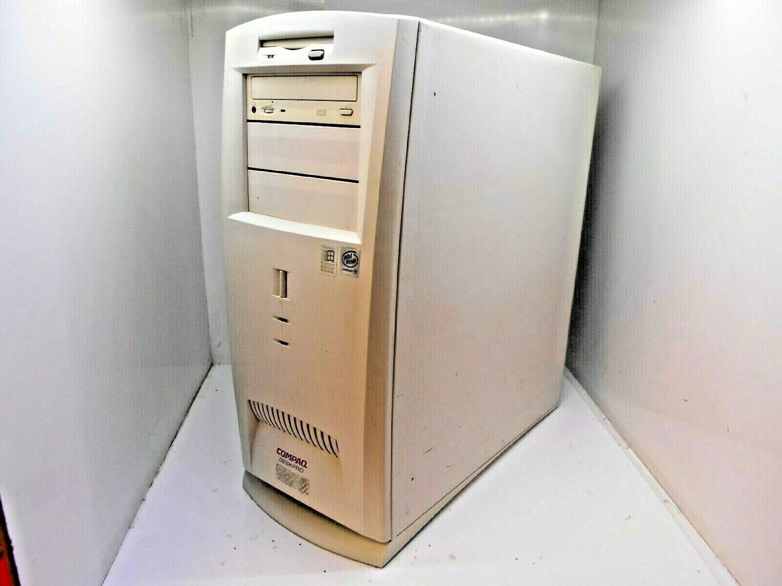 COMPAQ / HEWLETT PACKARD / HP 179218-003 DESKPRO PENTIUM III COMPUTER SYSTEM WITH CDROM AND FLOPPY