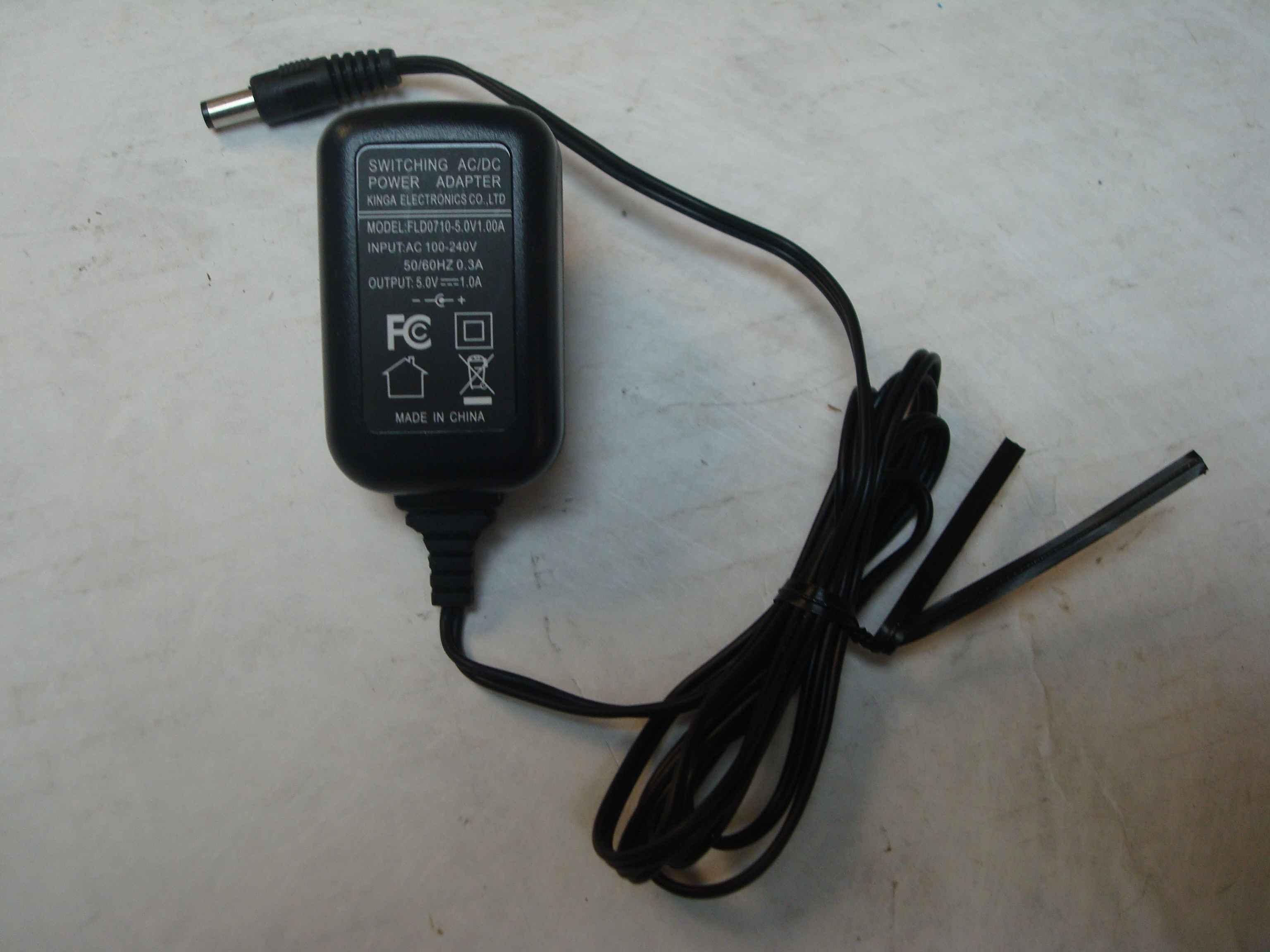 CHINA FLD0710-5.0V1.00A AC ADAPTER 5.0VDC 1.0A OD:5.5MM ID:2.1MM BARREL CONNECTER WALL MOUNT