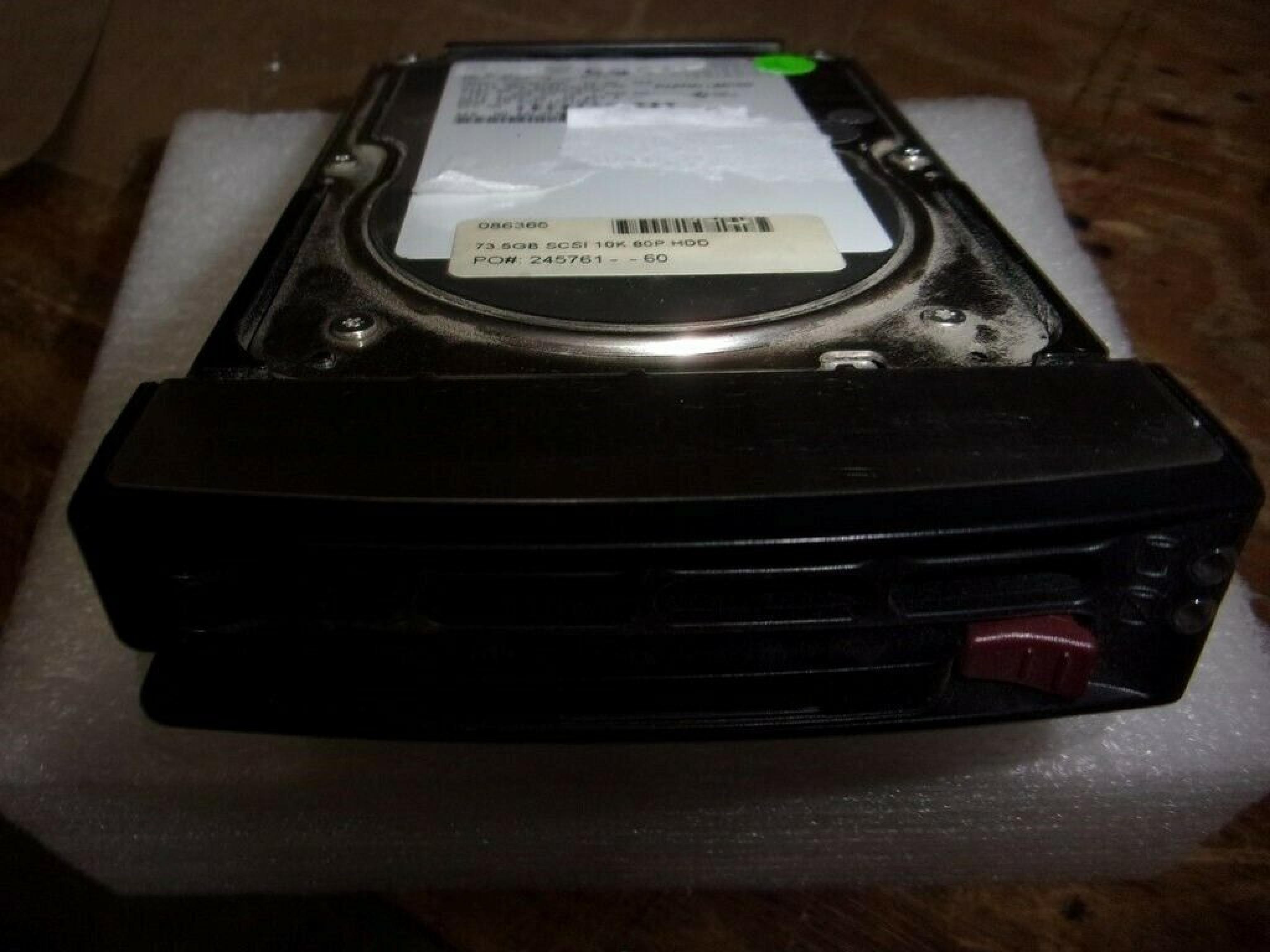 FUJITSU CA06350-B100 73GB 10K RPM U320 SCSI SCA2/LVD/SE 2005-06 REV A 2005-07 3.5IN WIDE ULTRA320 LVD/SE ID: JW DATE: 80PIN HOT SWAP