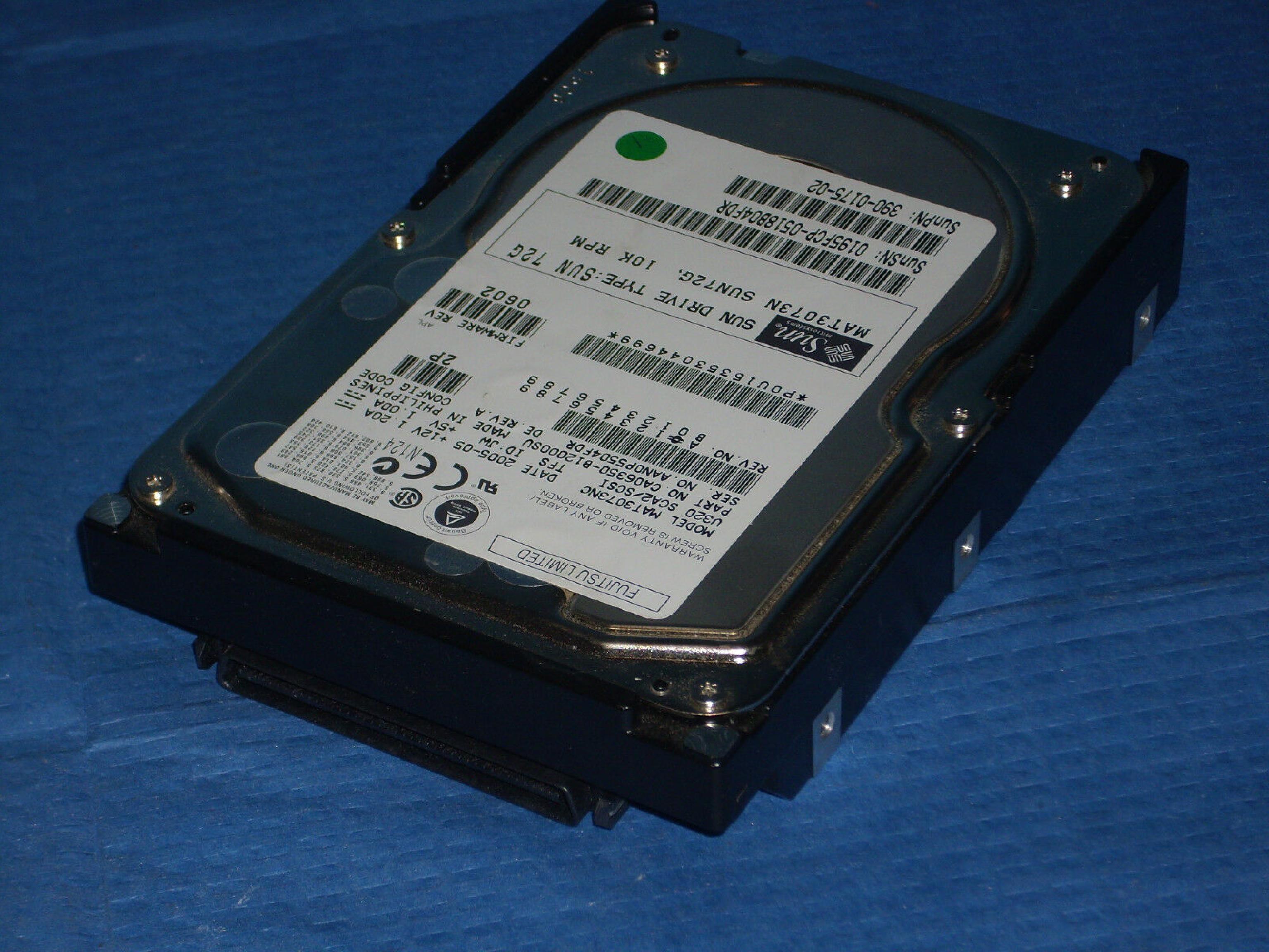 FUJITSU 390-0175-02 73GB 10K RPM 3.5IN U320 SCA2/SCSI ID: JW REV. A FIRMWARE: 0602 DATE 2005-05