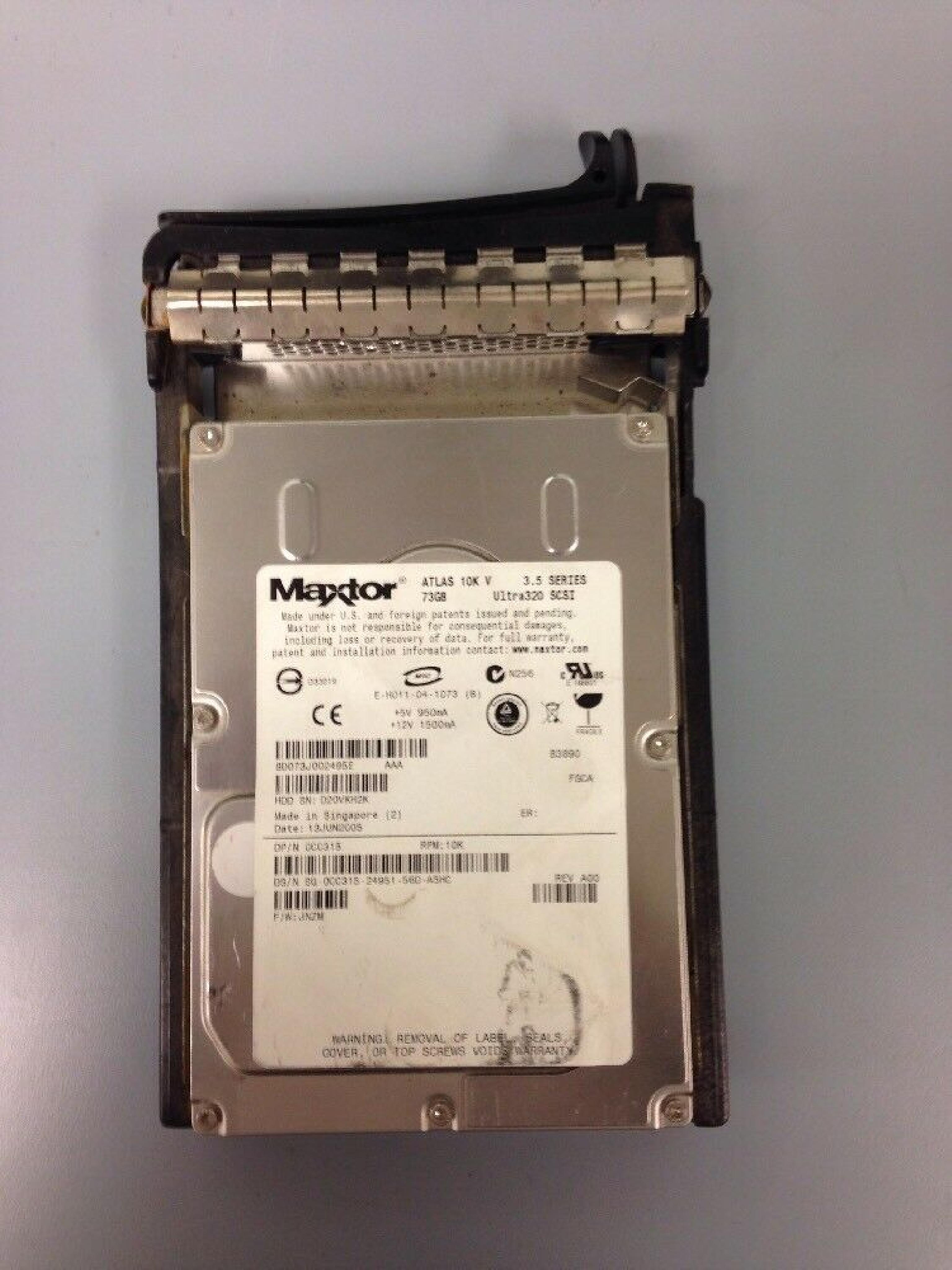 MAXTOR / IBM 8D073J002495E 73GB 10K RPM ATLAS V 3.5IN ULTRA 320 SCSI FGCA REV A00 F/W: JNZM DATE: 20JUL2005 73.4GB ESERVER XSERIES U320 DOM: 29APR2005