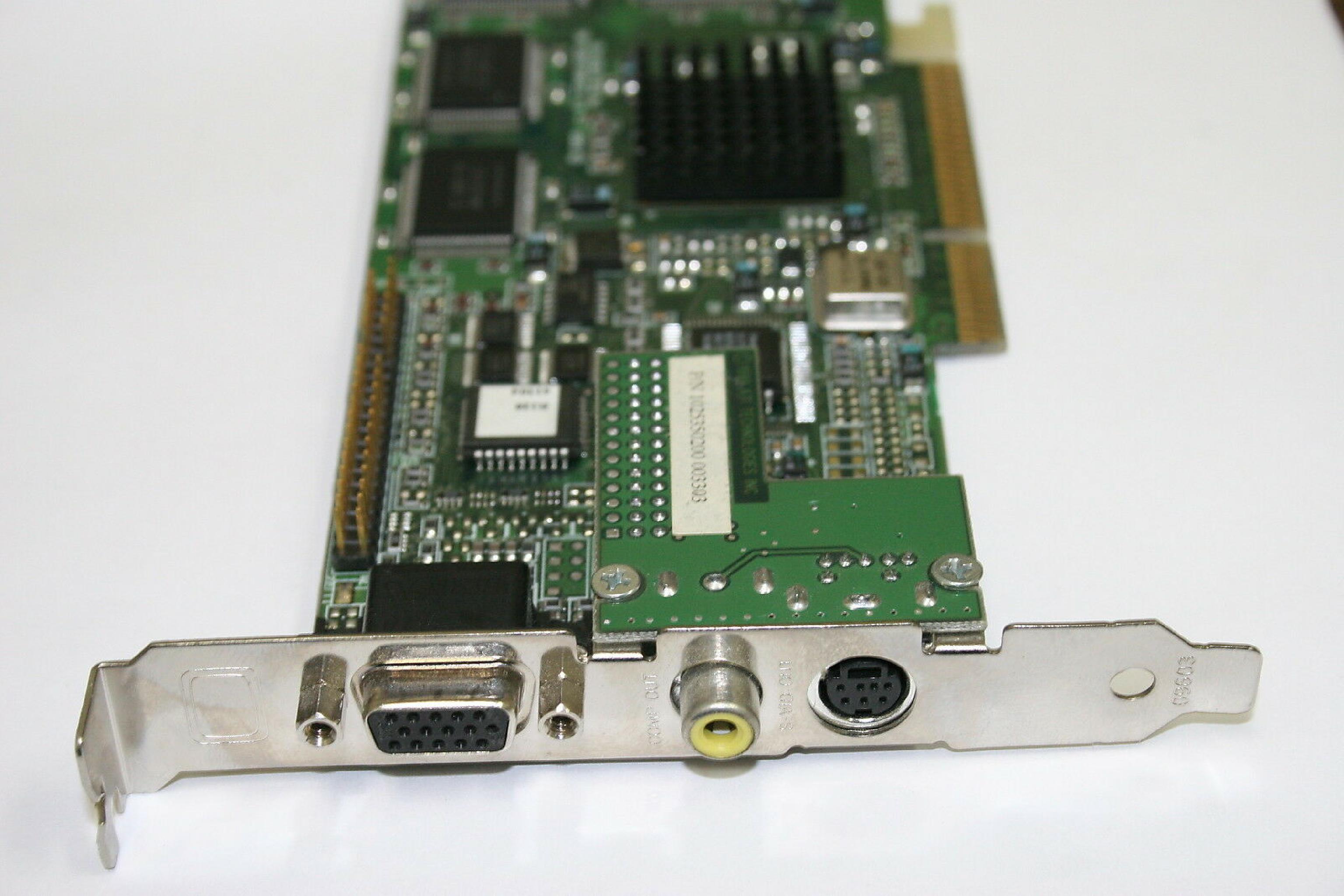 ATI 1025350200 TECHNOLOGIES 1025350200-019016 RAGE 128 32MB VGA TV-OUT AMC NTSC
