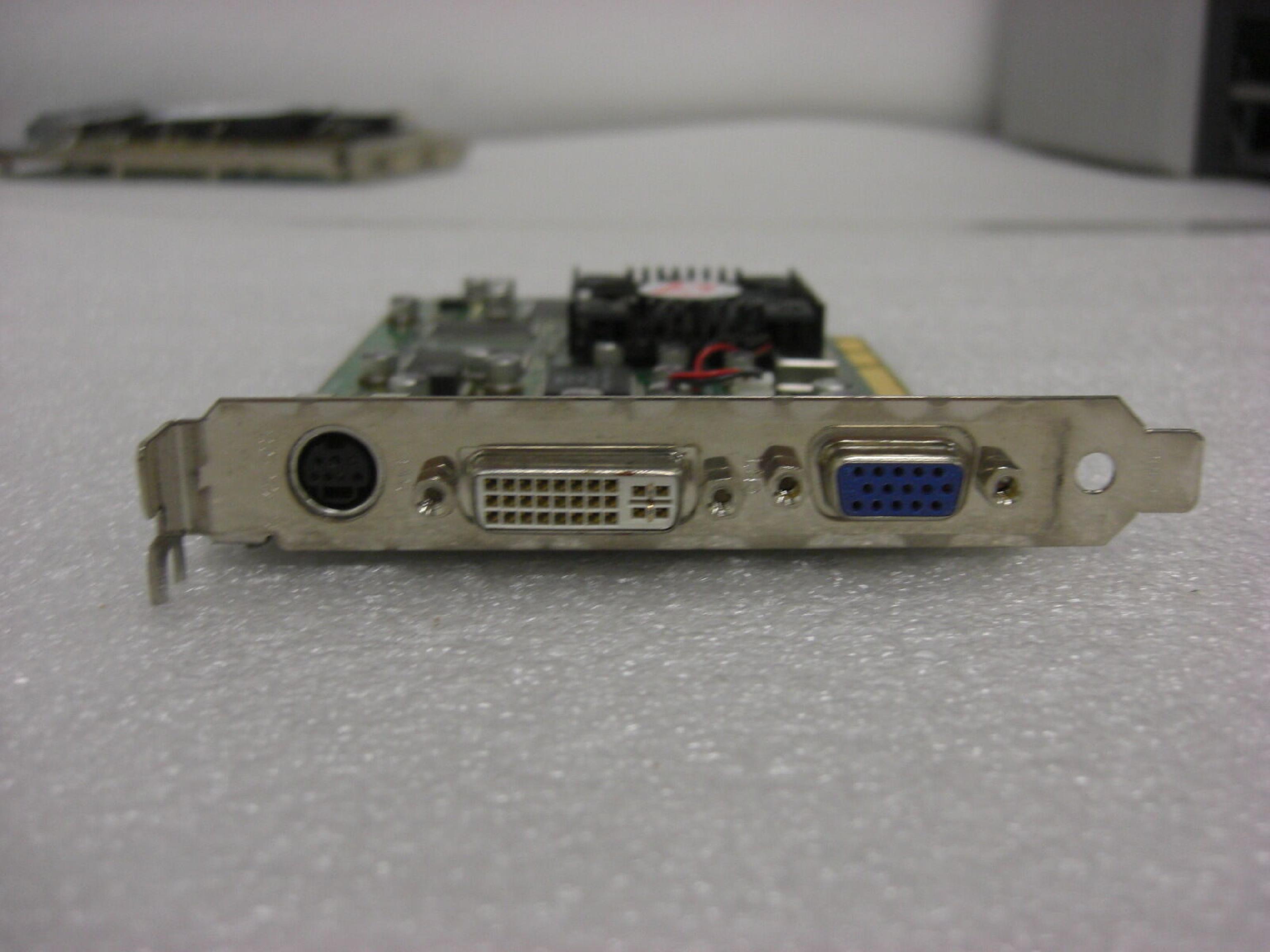 ATI 109-77700-00 APPLE RAGE 6 (32MB) (VGA/DVI/S-VIDEO) (PCI) VIDEO CARD 109-77700-00