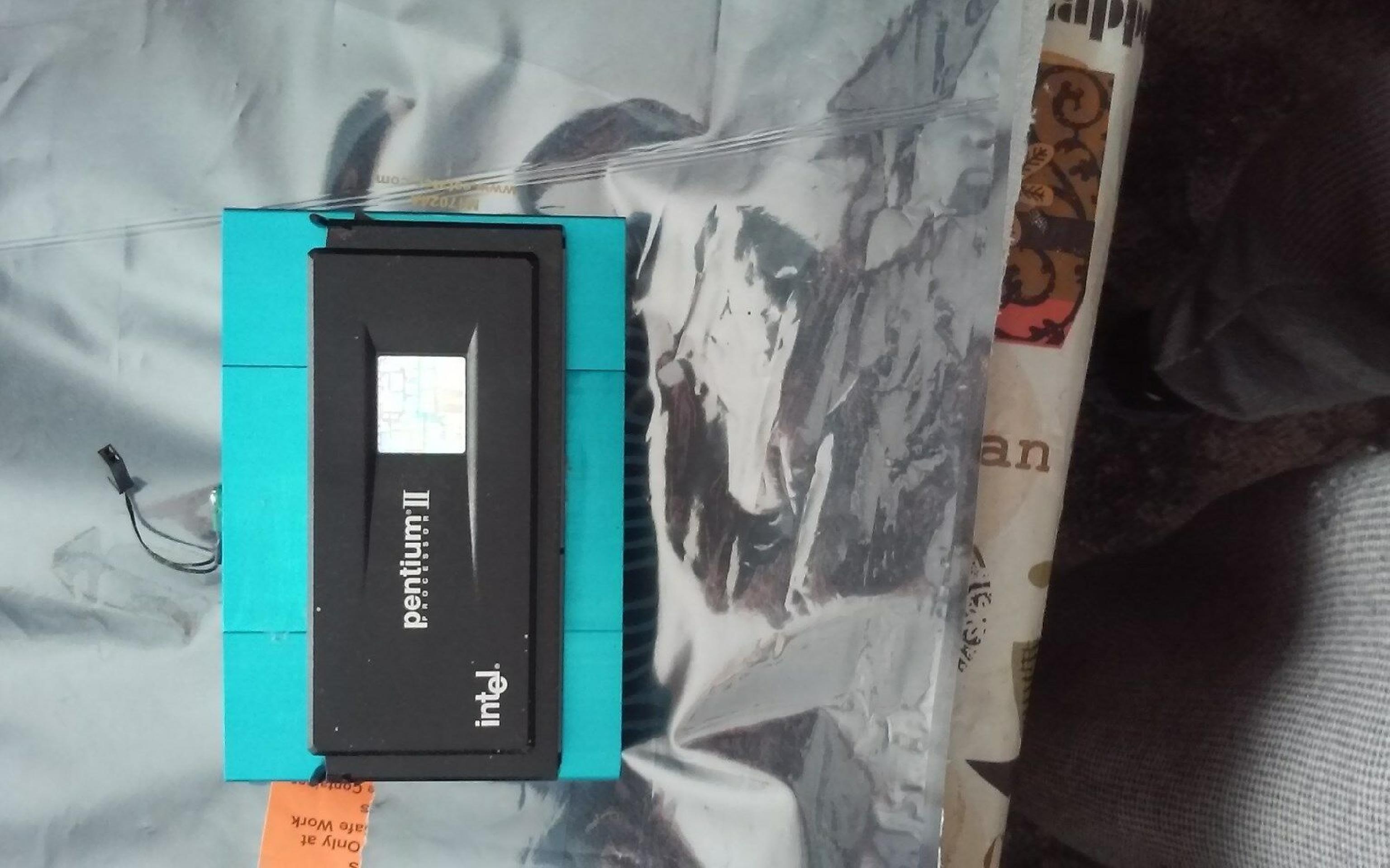 INTEL 80522PX233512 PENTIUM II PROCESSOR 512K WITH HEATSINK