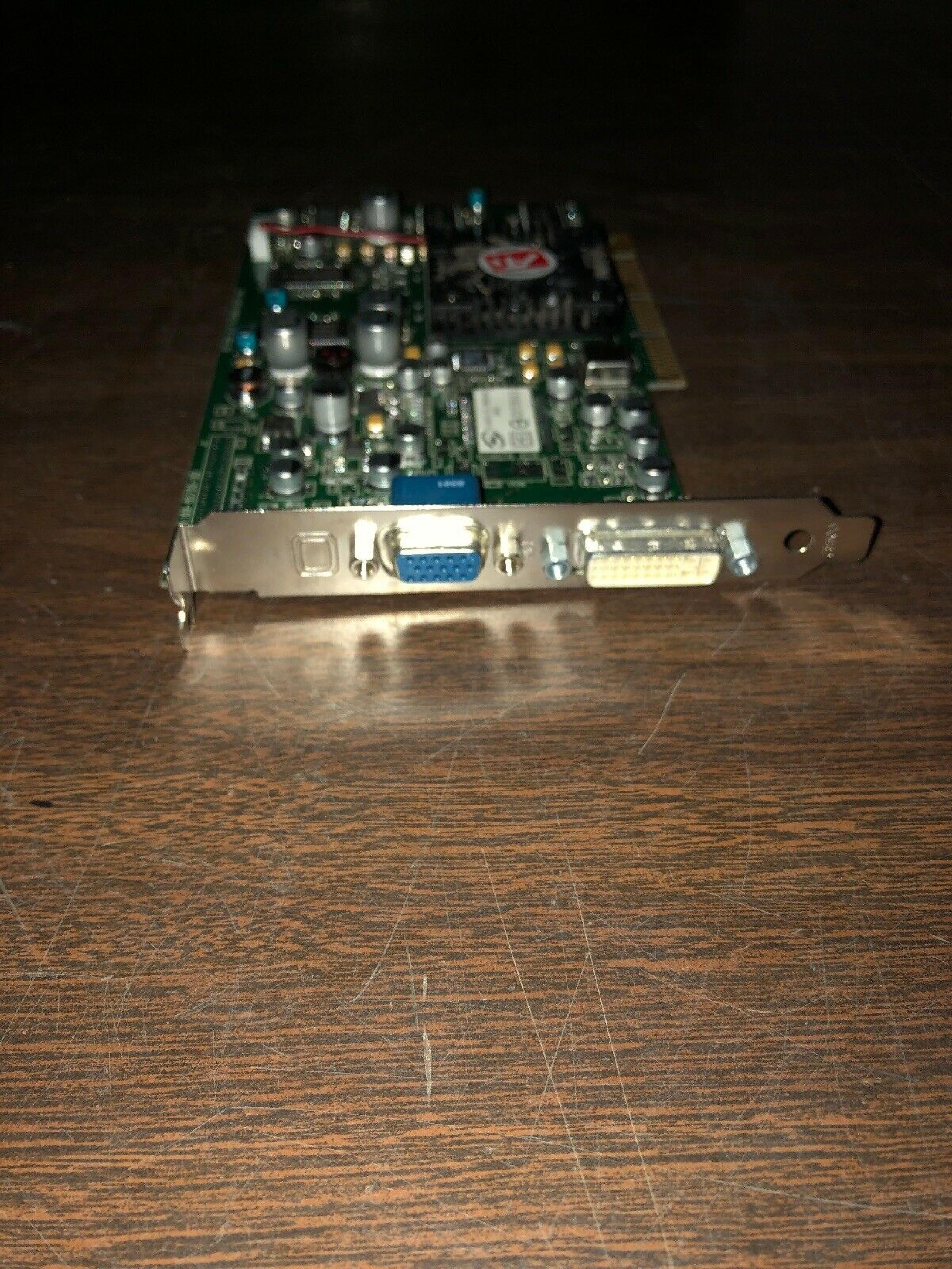 ATI 109-85700-00 64MB AGP RADEON 8500LE VIDEO CARD WITH VGA AND DVI OUTPUTS