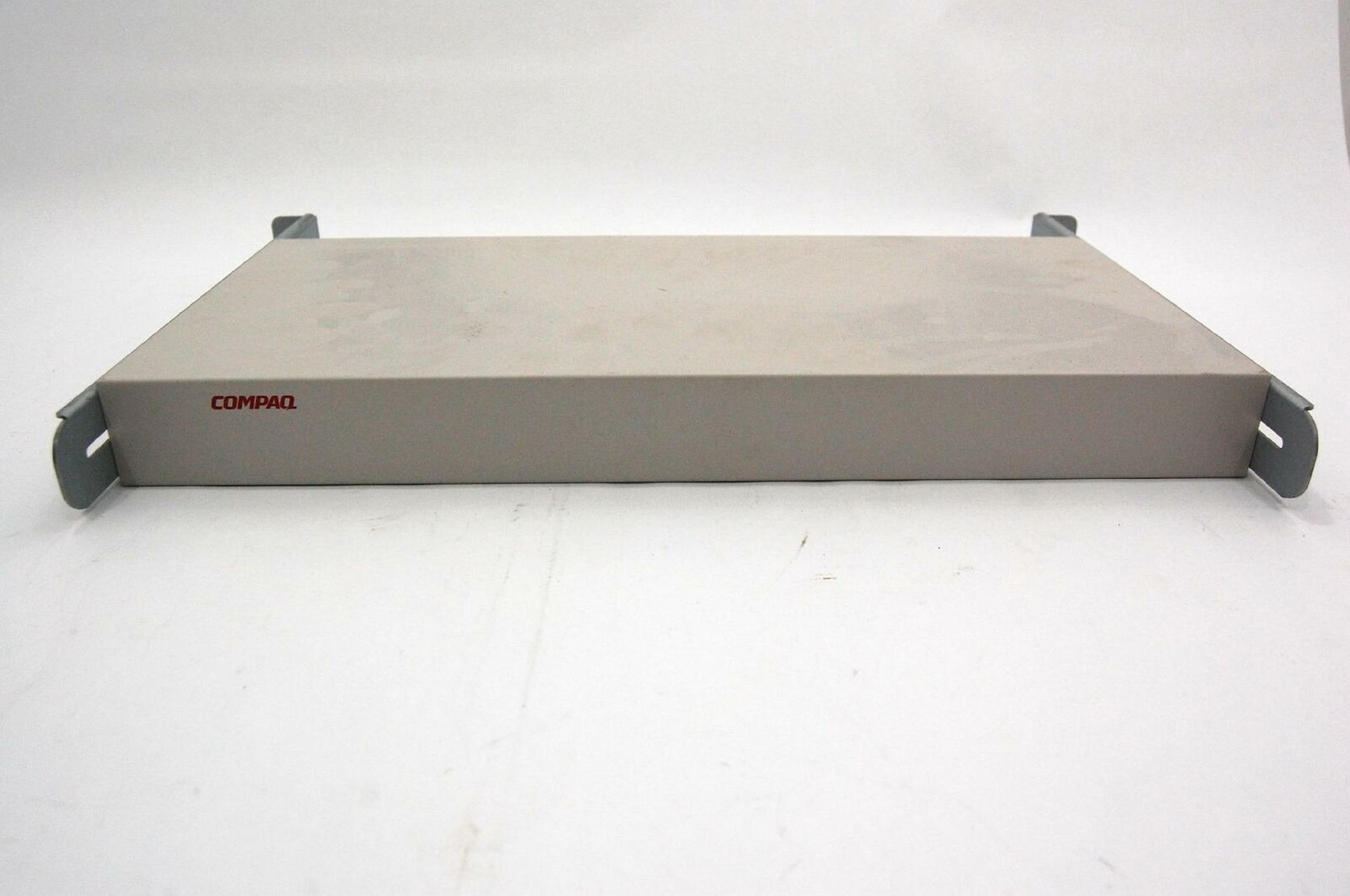 COMPAQ / HEWLETT PACKARD / HP EO1004B 1X8 -PORT SERVER CONSOLE SWITCH