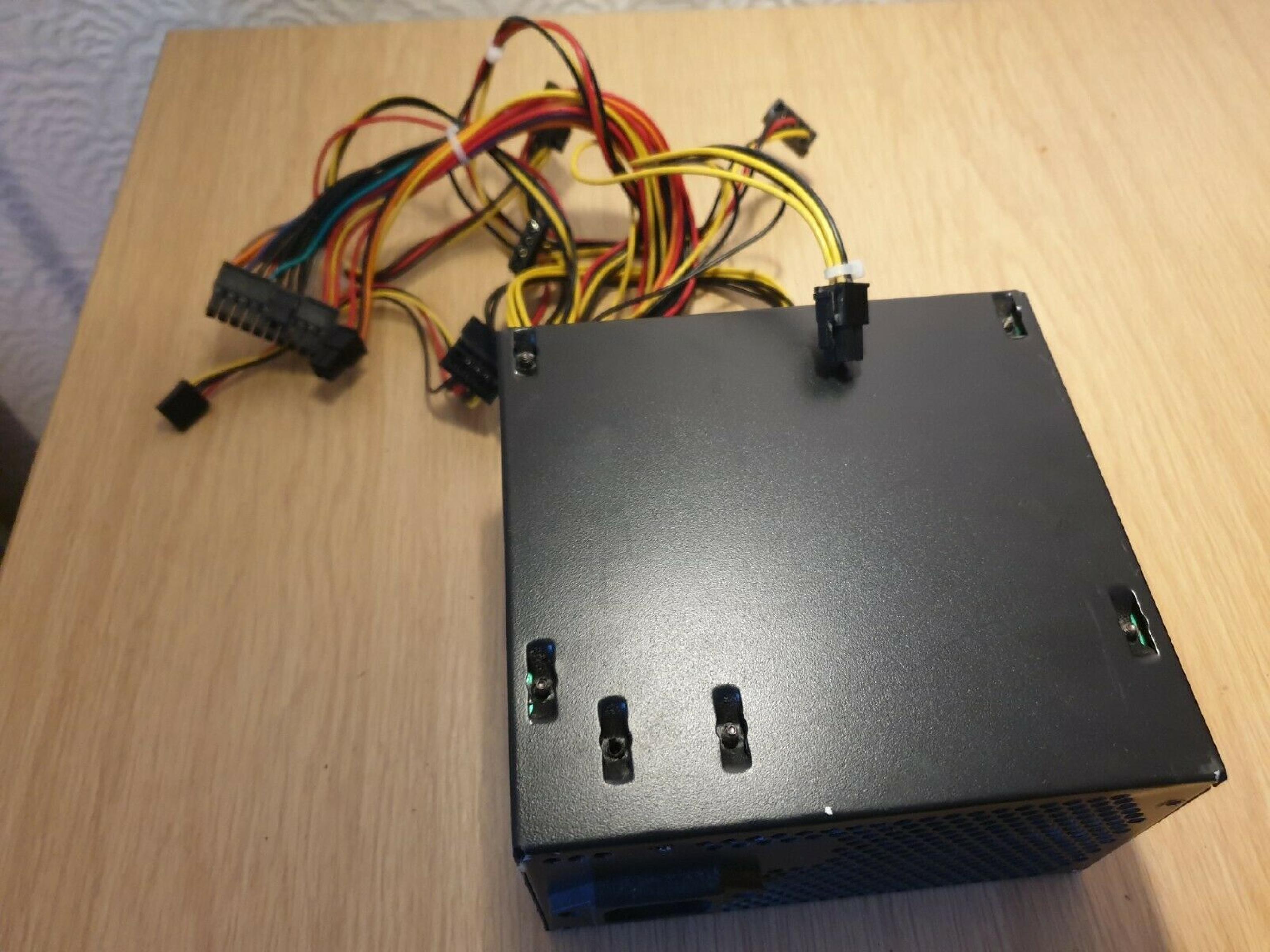 CODEGEN CODEGEN 500W 500W 20 + 4-PIN ATX SWITCHING POWER SUPPLY