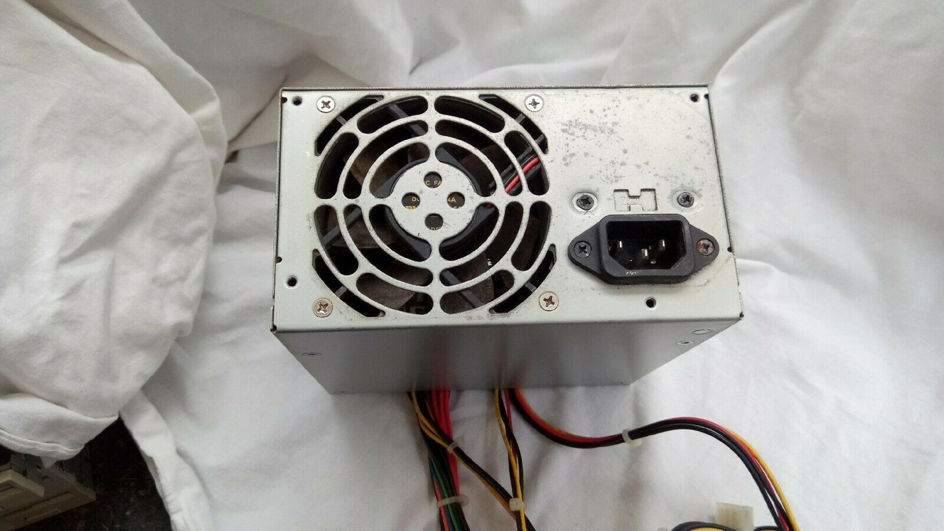 FSP GROUP / SPARKLE POWER INTL LTD / POWER MAN / YATE LOON / AOPEN / ACER FSP200-60ATV 200 WATT 20 PIN POWER SUPPLY