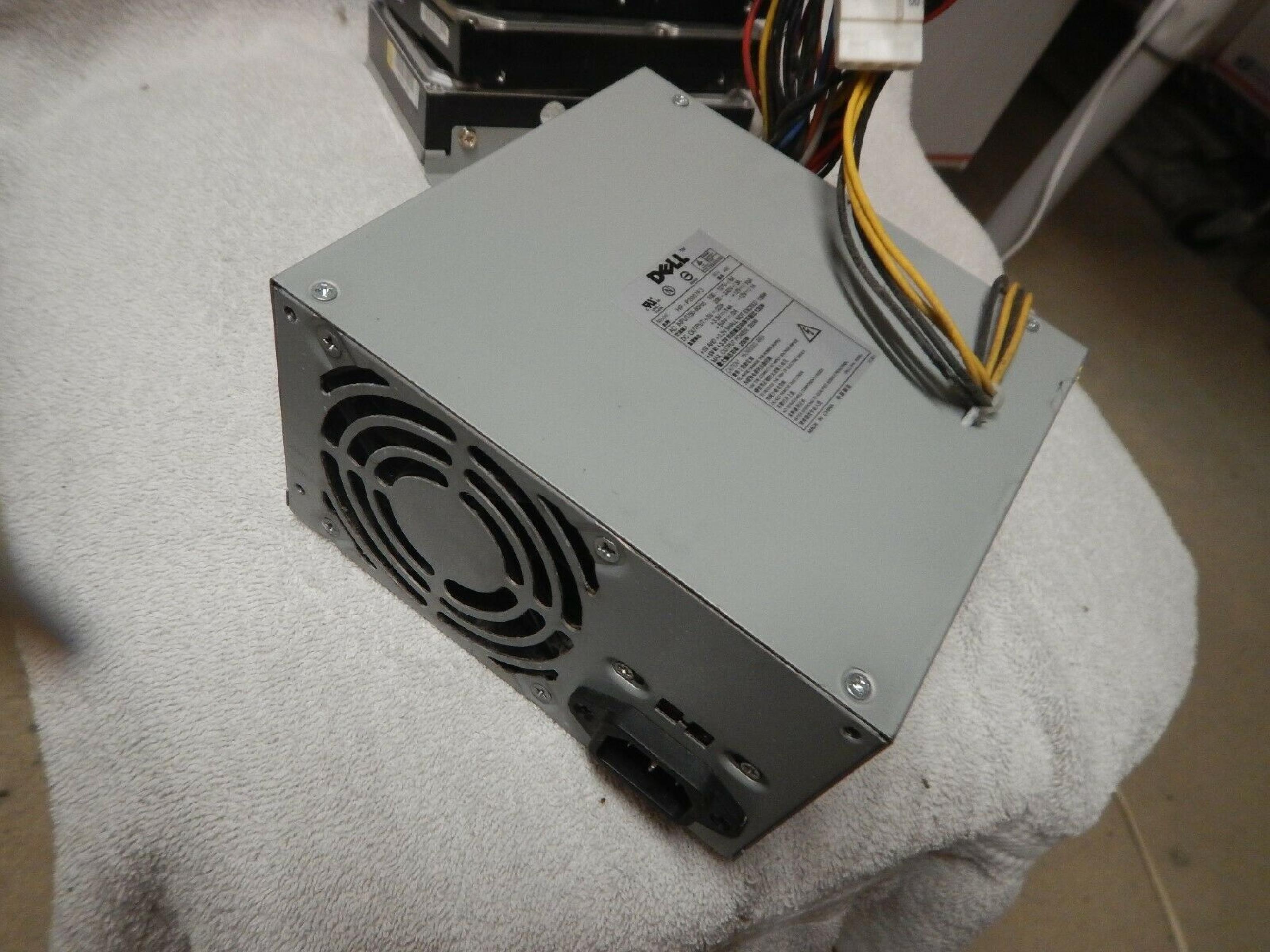 DELL 0K0564 20PIN ATX POWER SUPPLY 1 P4 5 MOLEX 1 BERG