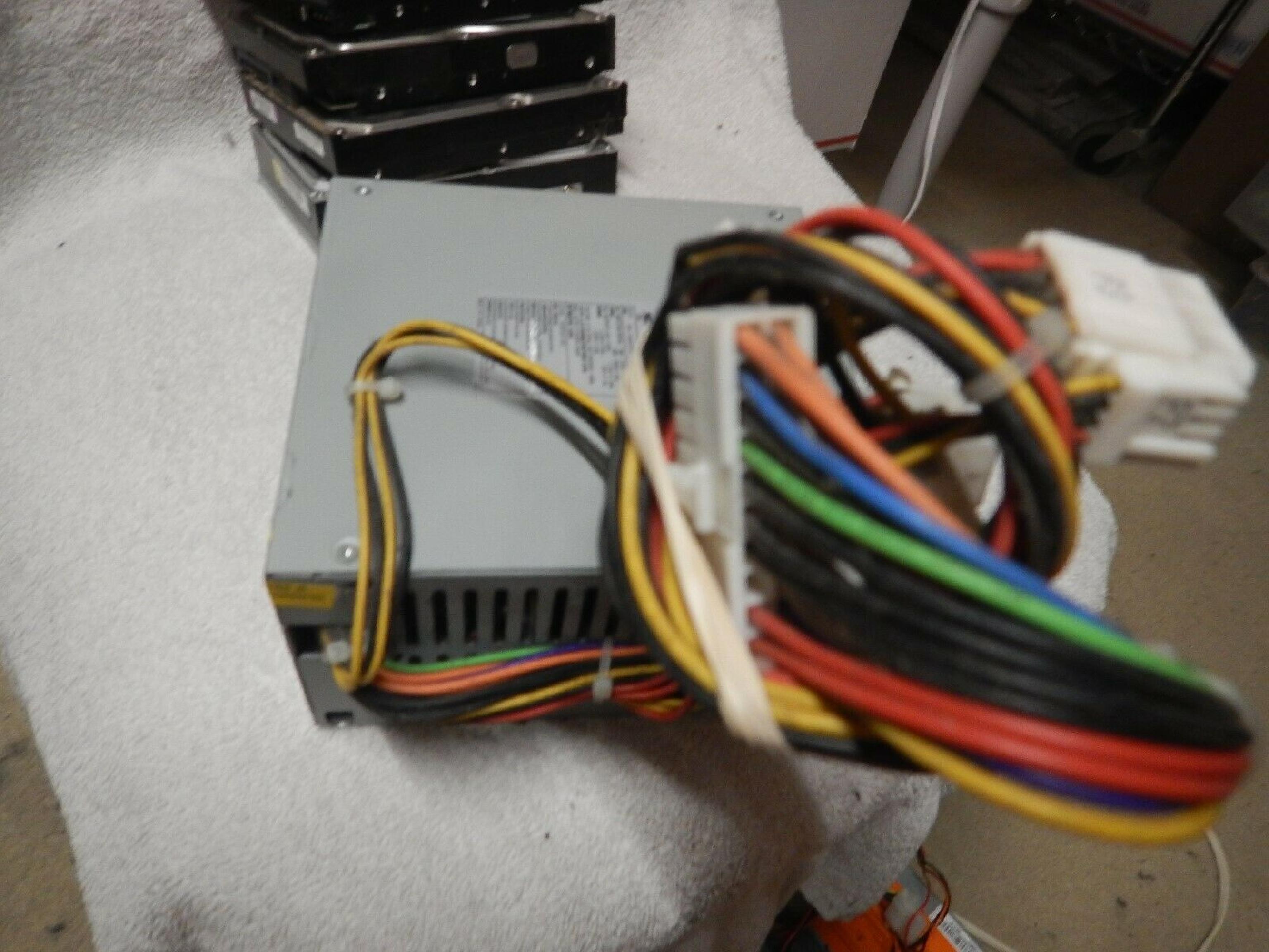 DELL 0K0564 20PIN ATX POWER SUPPLY 1 P4 5 MOLEX 1 BERG