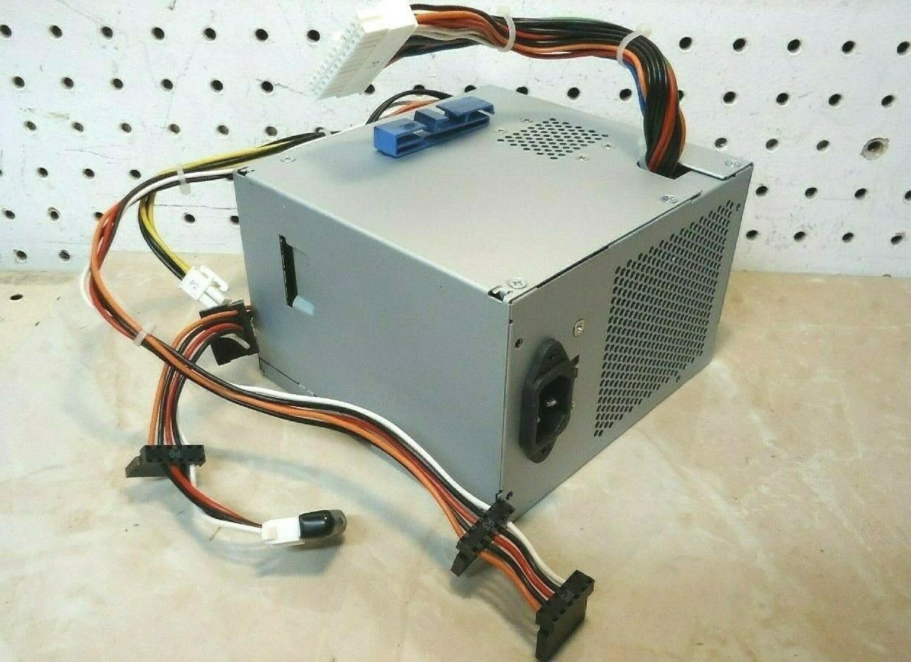 DELL NH493 305 WATT 24 PIN ATX POWER SUPPLY