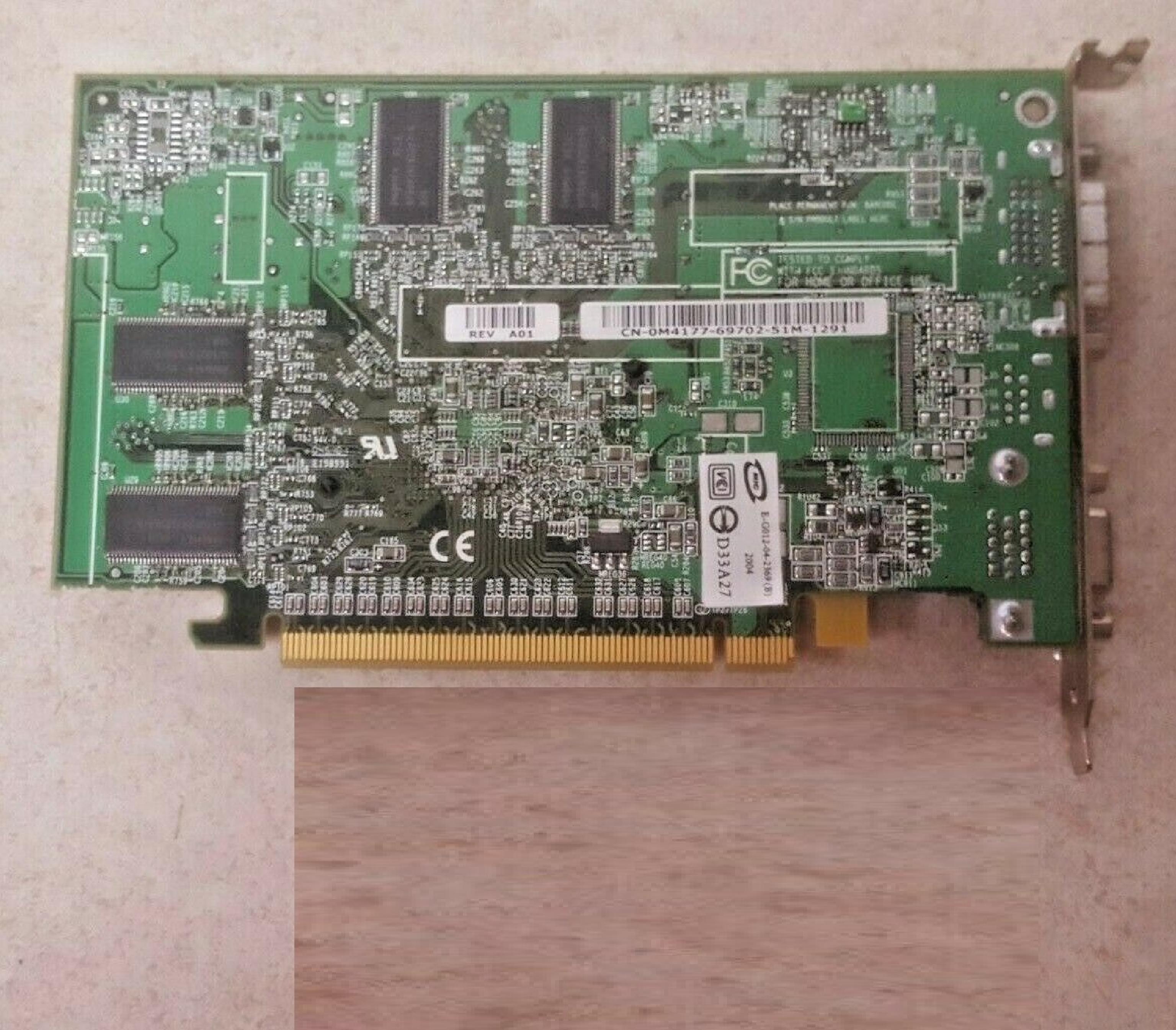 ATI 8964 VER:110 RADEON X300 SE 128MB PCI-EXPRESSX16 DVI VGA TV-OUT