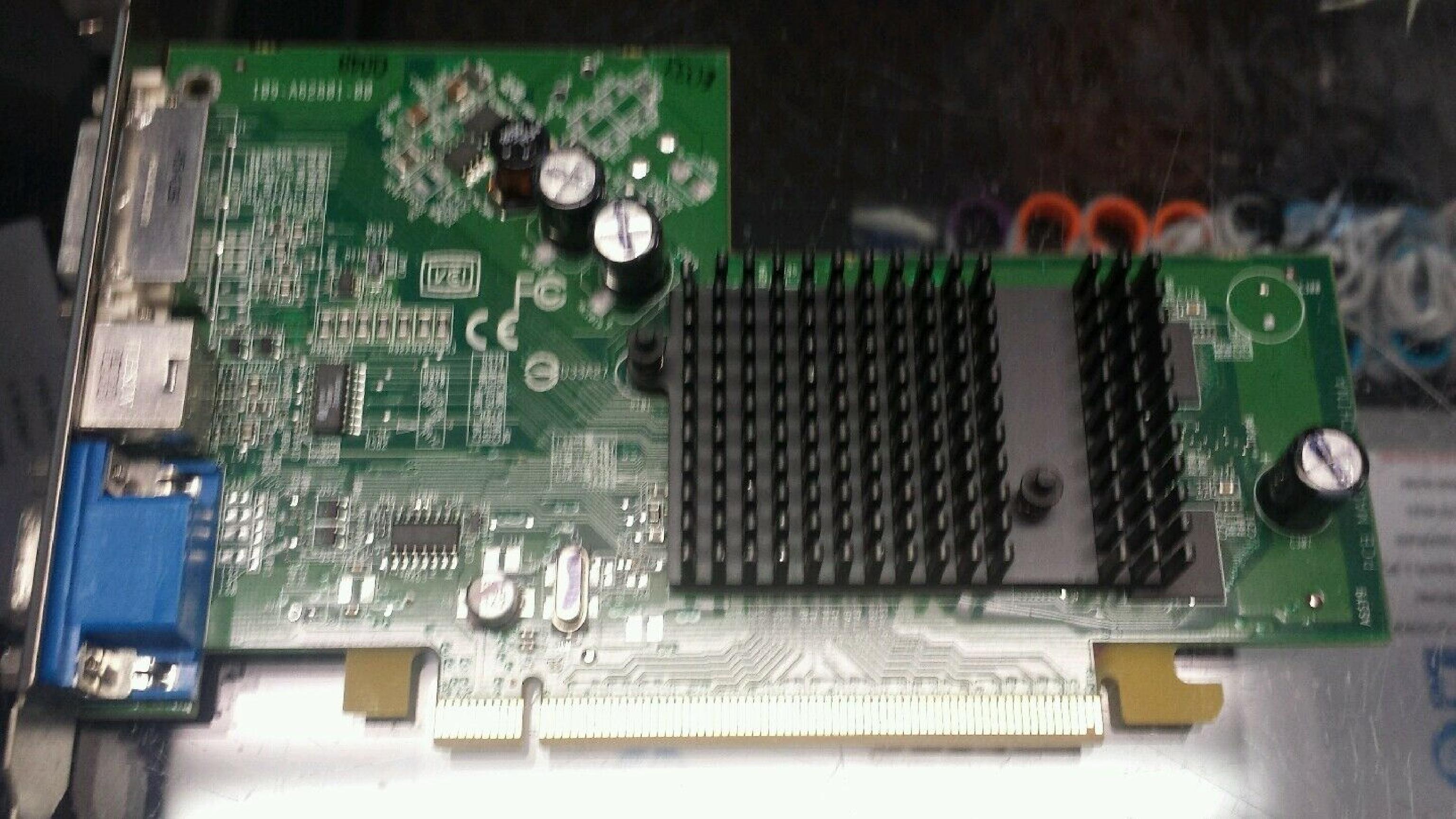 ATI 109-A62801-00 RADEON X300 PCIE X16 128MB VIDEO CARD DVI + VGA + S-VIDEO 10