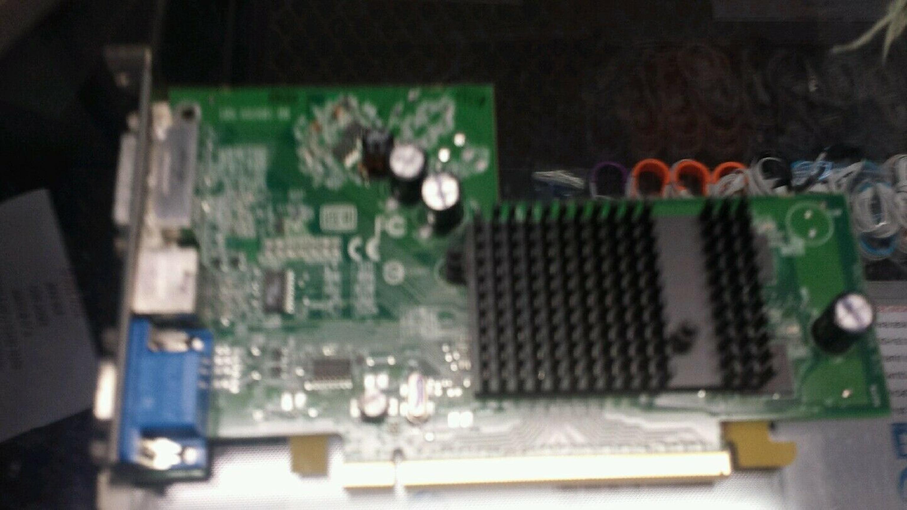 ATI 109-A62801-00 RADEON X300 PCIE X16 128MB VIDEO CARD DVI + VGA + S-VIDEO 10