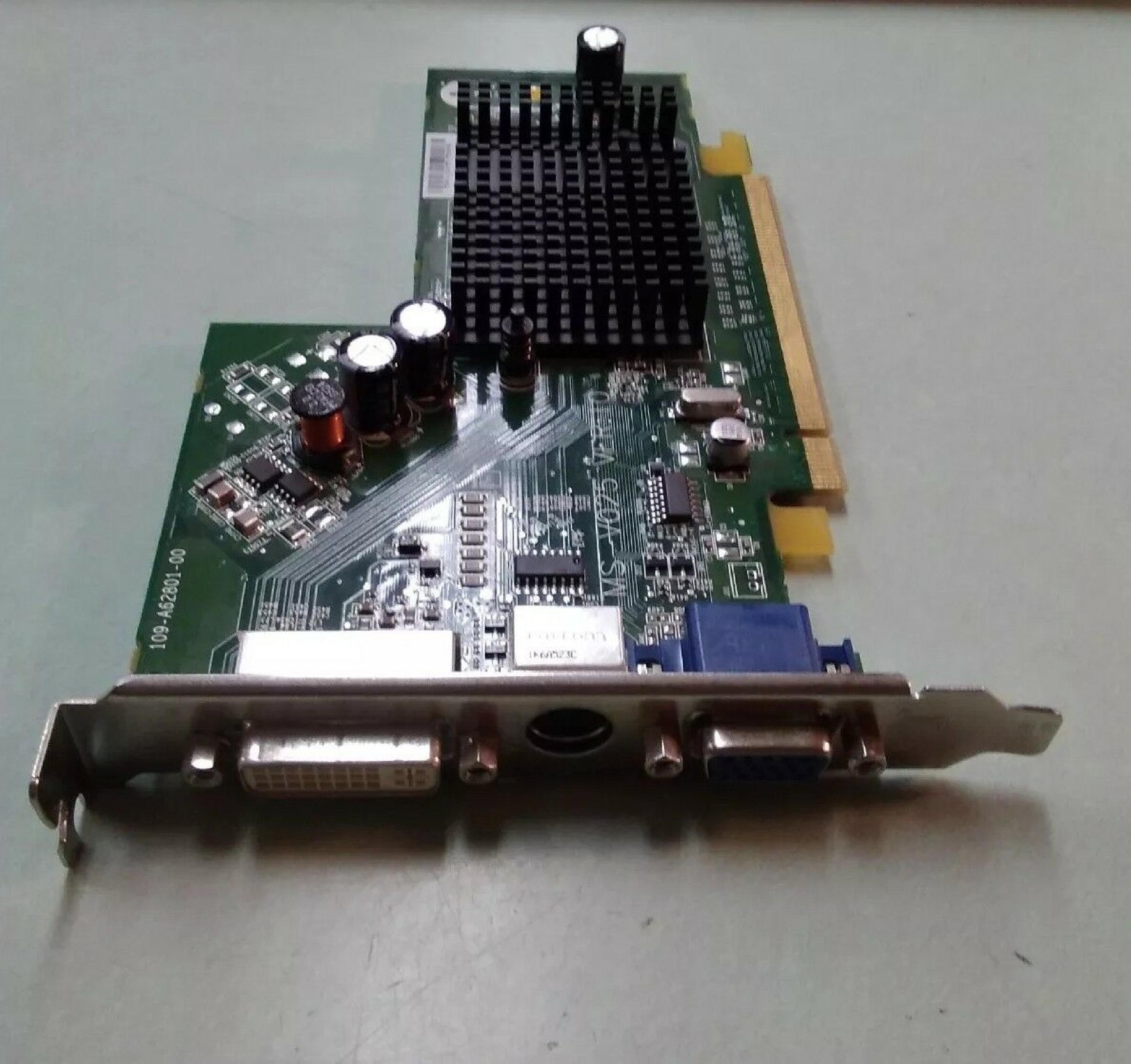 ATI 102A6280100 RADEON X300 PCIE X16 128MB VIDEO CARD DVI + VGA + S-VIDEO 10