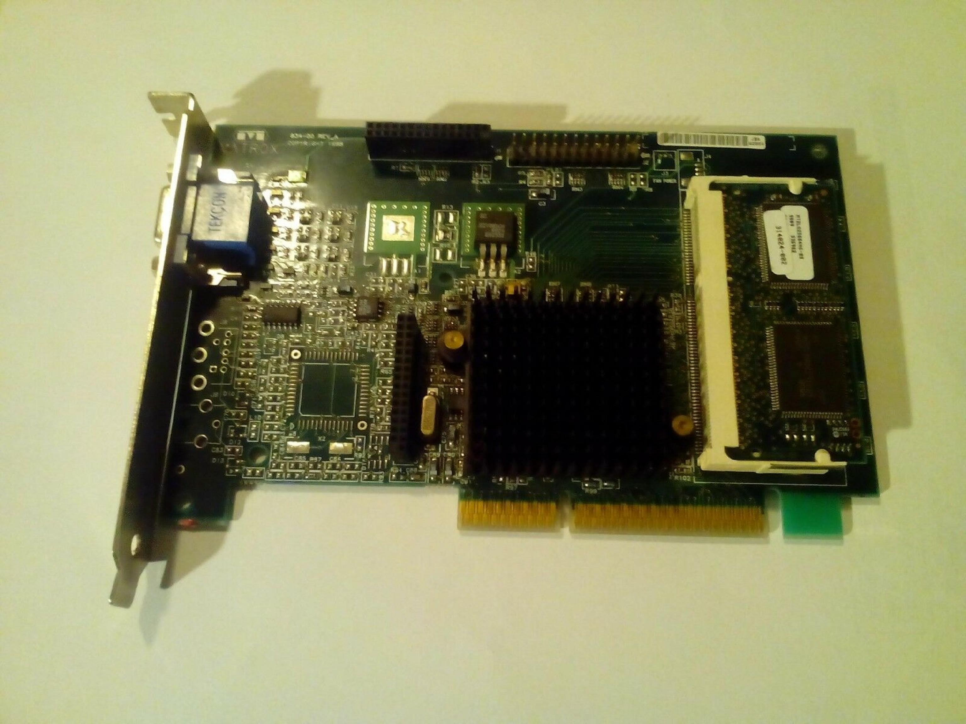 COMPAQ / HEWLETT PACKARD / HP / MATROX 167033-001 8MB AGP VIDEO CARD G200 WITH VGA OUTPUT