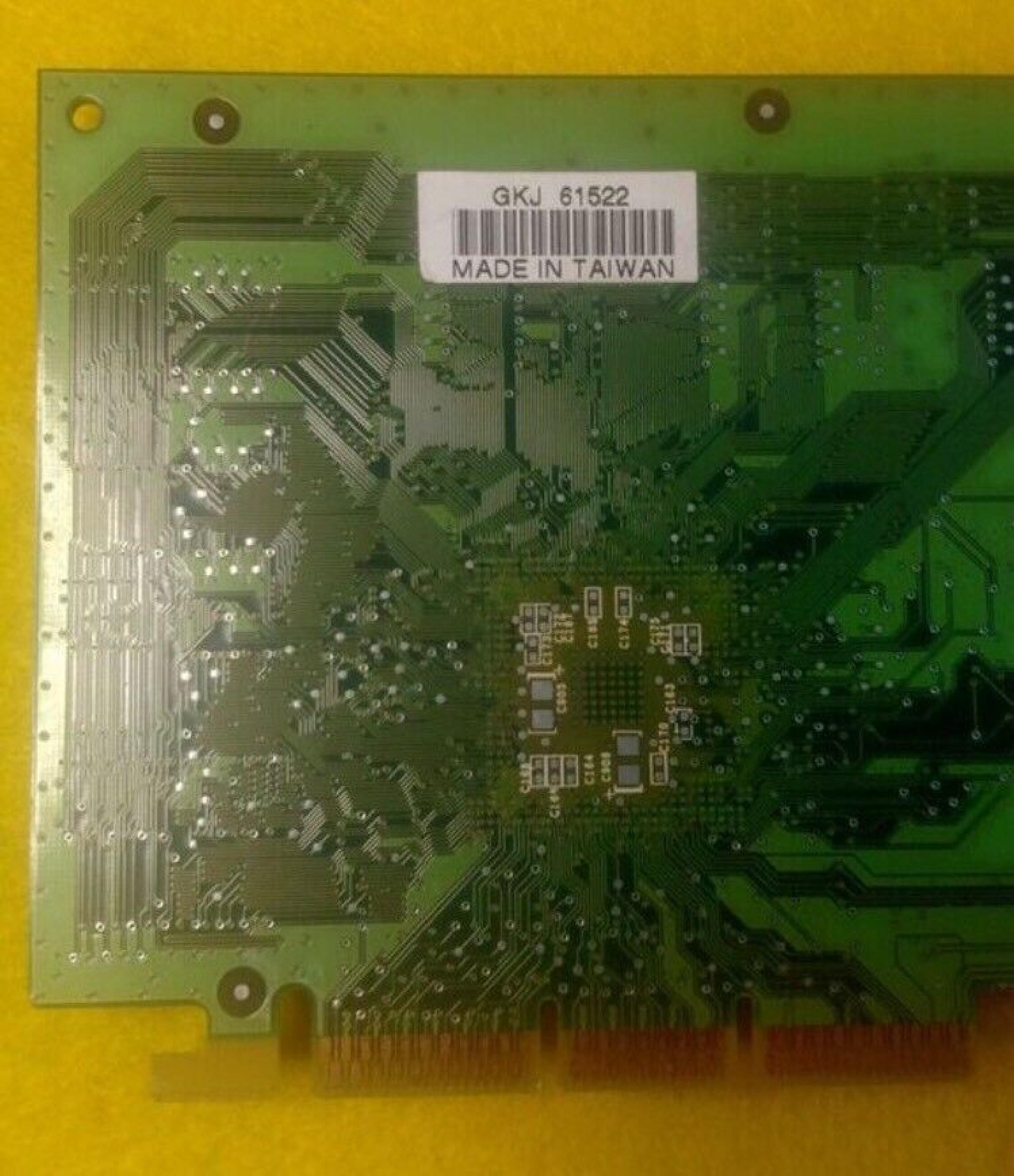 NVIDIA / GAINWARD VGA-GWV06-6 64MB AGP VIDEO CARD GEFORCE2 MX400 WITH VGA RCA AND S-VIDEO PORT