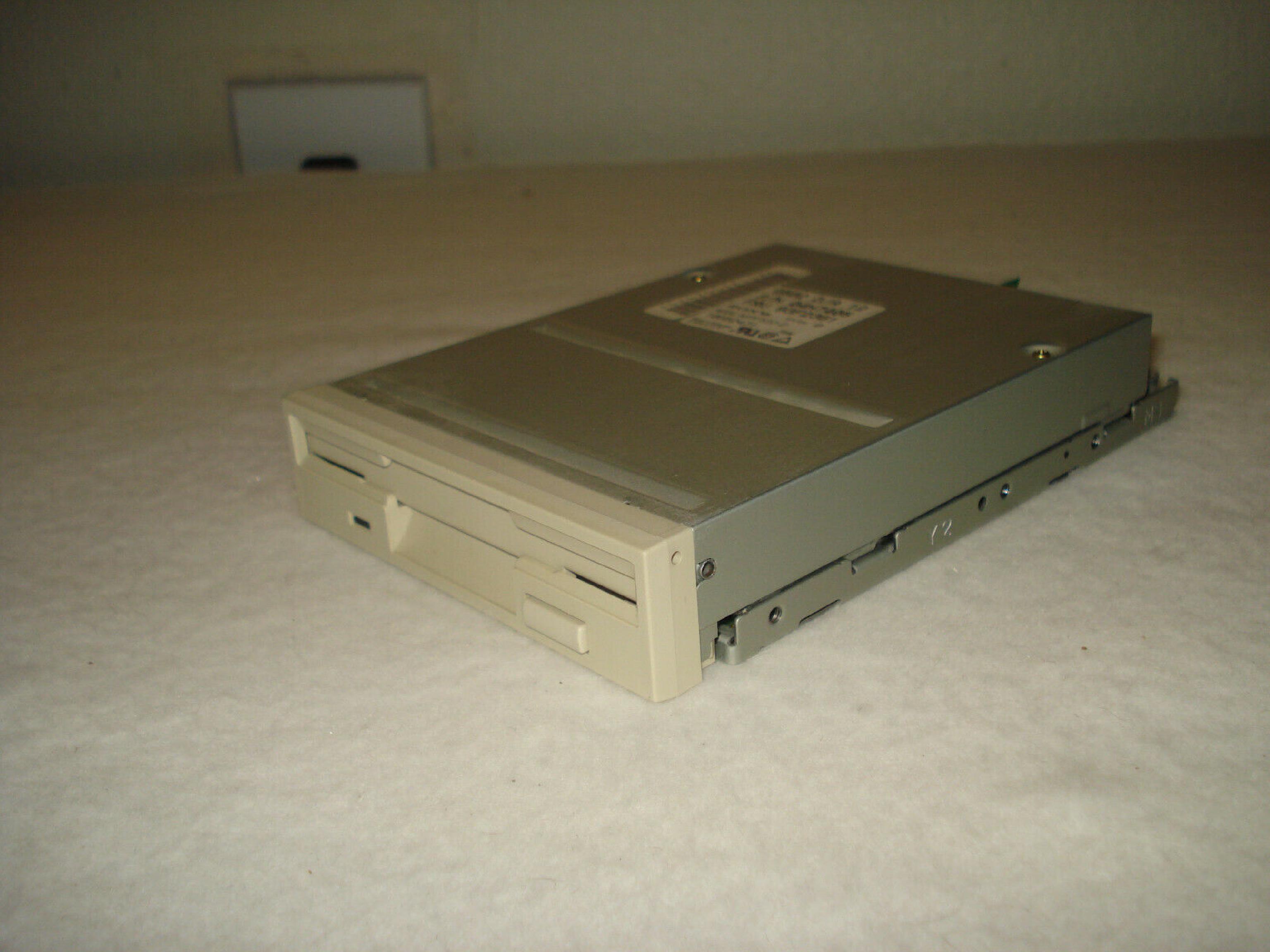 SONY MPF520-D WHITE FACE 1.44 FLOPPY DRIVE