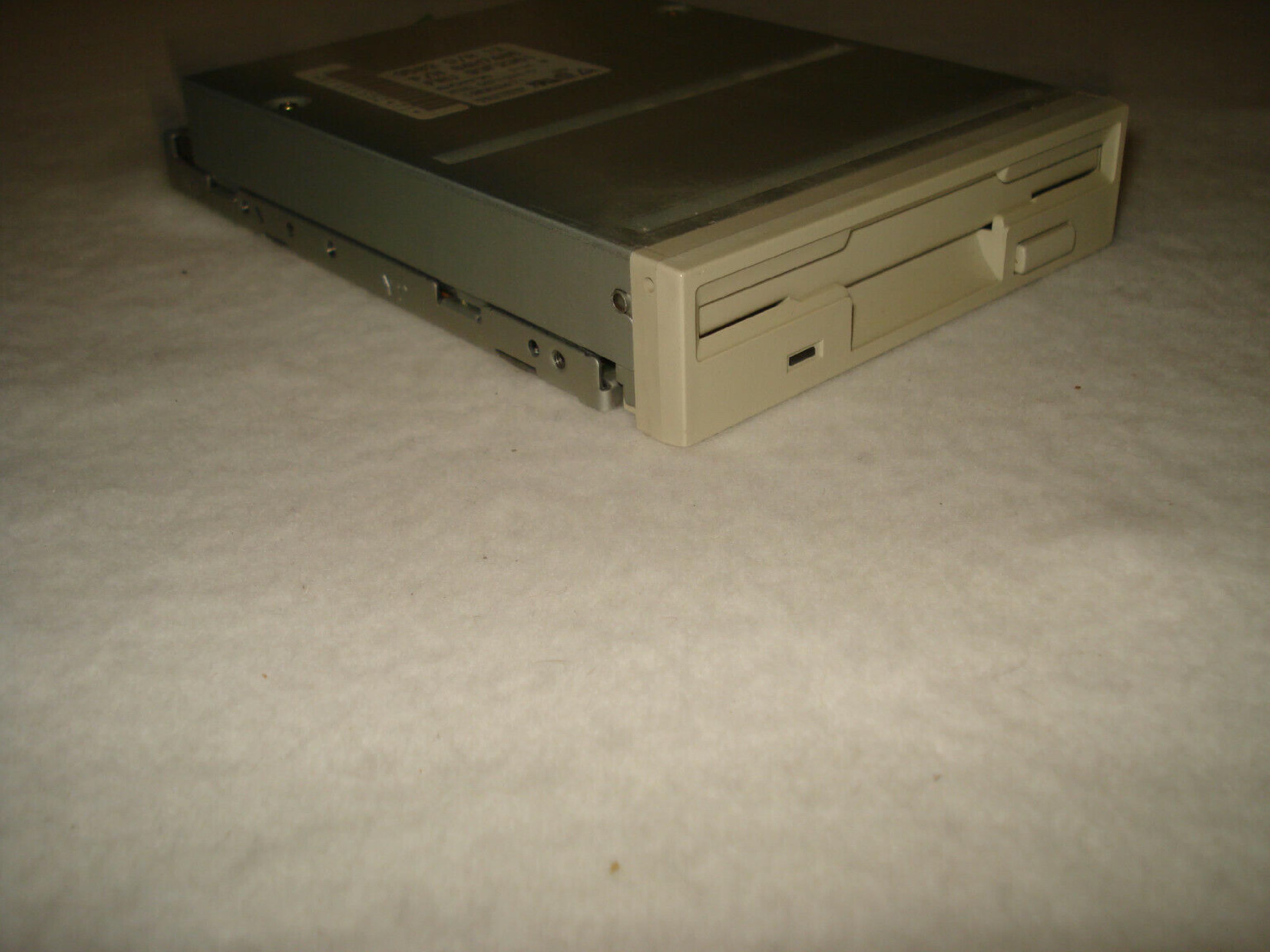 SONY MPF520-D WHITE FACE 1.44 FLOPPY DRIVE