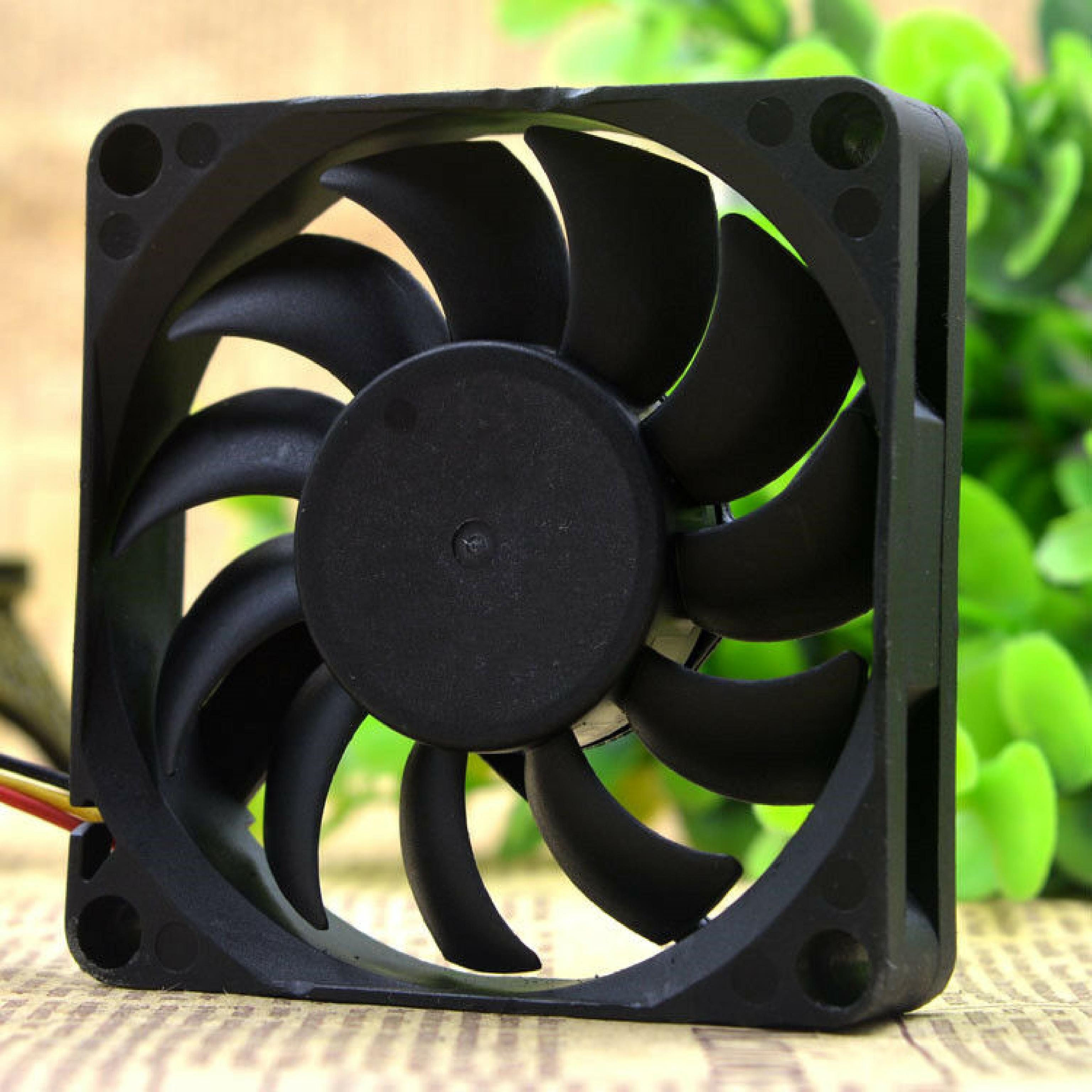 Y.S.TECH FD1270153B-1F Y.S. TECH FD1270153B-1F 12V 1.56W DC BRUSHLESS FAN