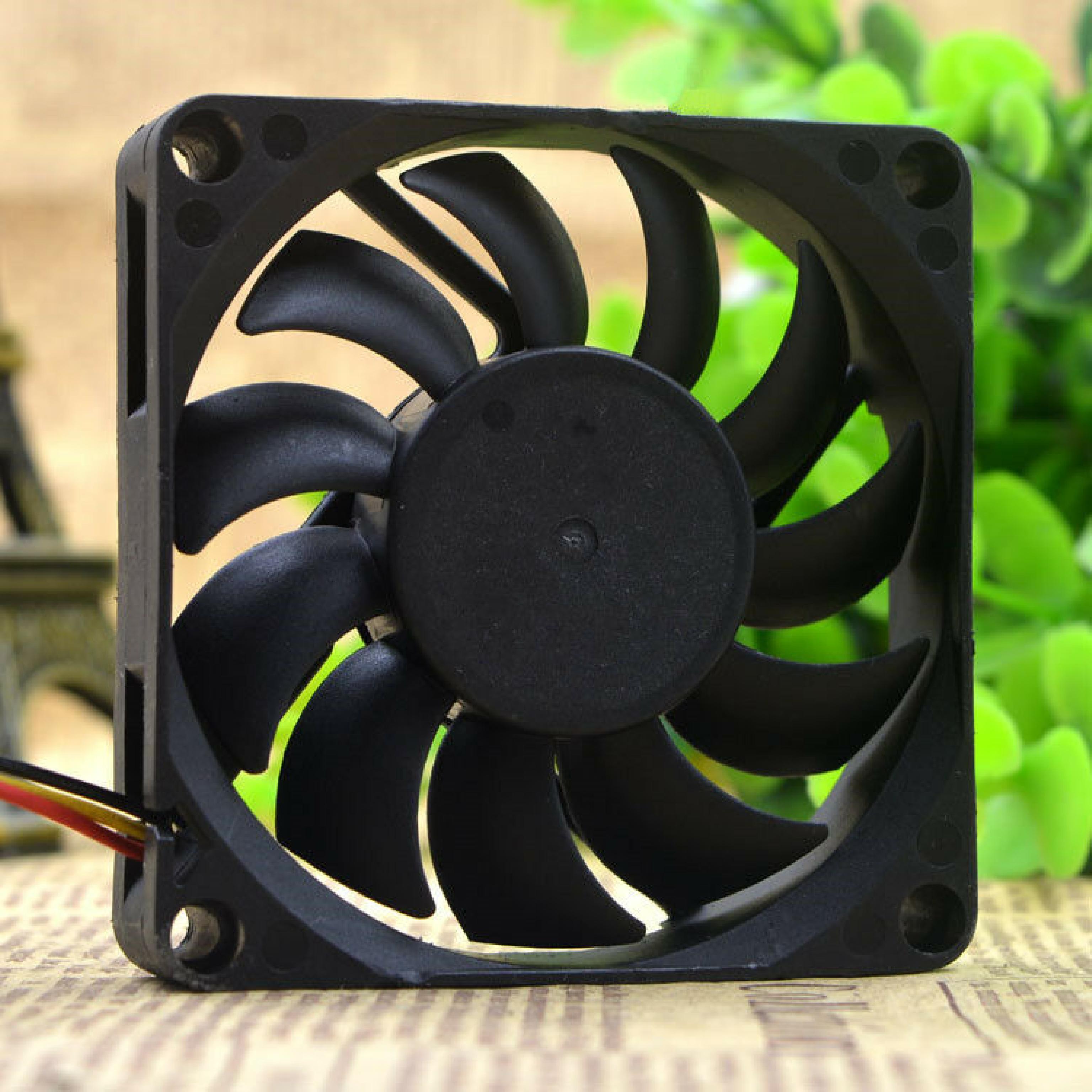 Y.S.TECH FD1270153B-1F Y.S. TECH FD1270153B-1F 12V 1.56W DC BRUSHLESS FAN