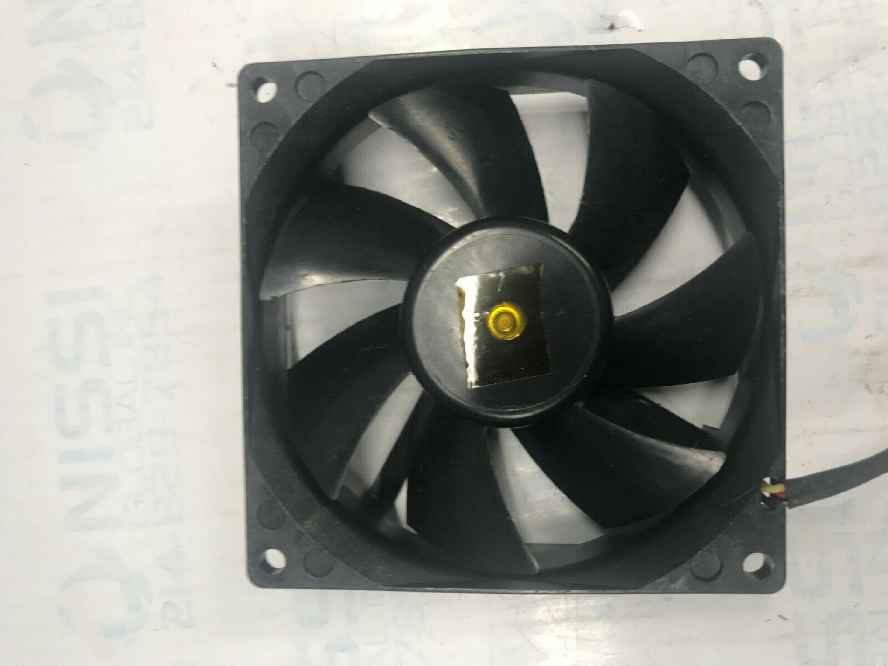 PANAFLO / MATSUSHITA FBA09A12M 92X25MM MEDIUM OUTPUT FBA09A12M /NMB-MAT HYDRO-WAVE 92MM BEARING CASE FAN 4-PIN MED SPEED 92X92X25MM 3 PIN 12VDC 0.2AMP FBA09A12M-1BX 48.0CFM W/ 3-PIN 12V 0.24AMP