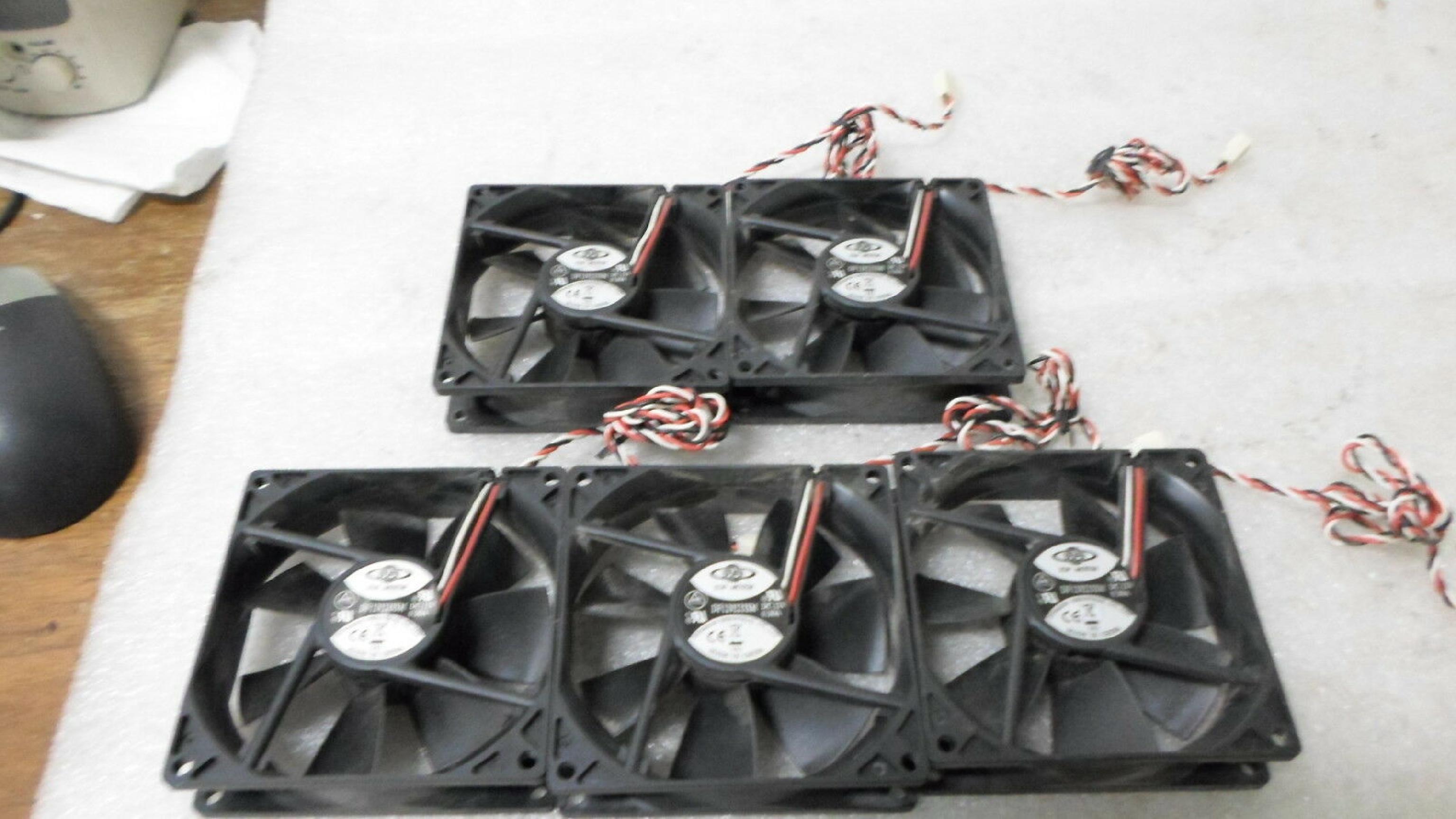 DYNAEON IND. DF129225SM TOP MOTOR 92X92X25MM COOLING FAN DC 12V 0.30AMP 92X92X25MM