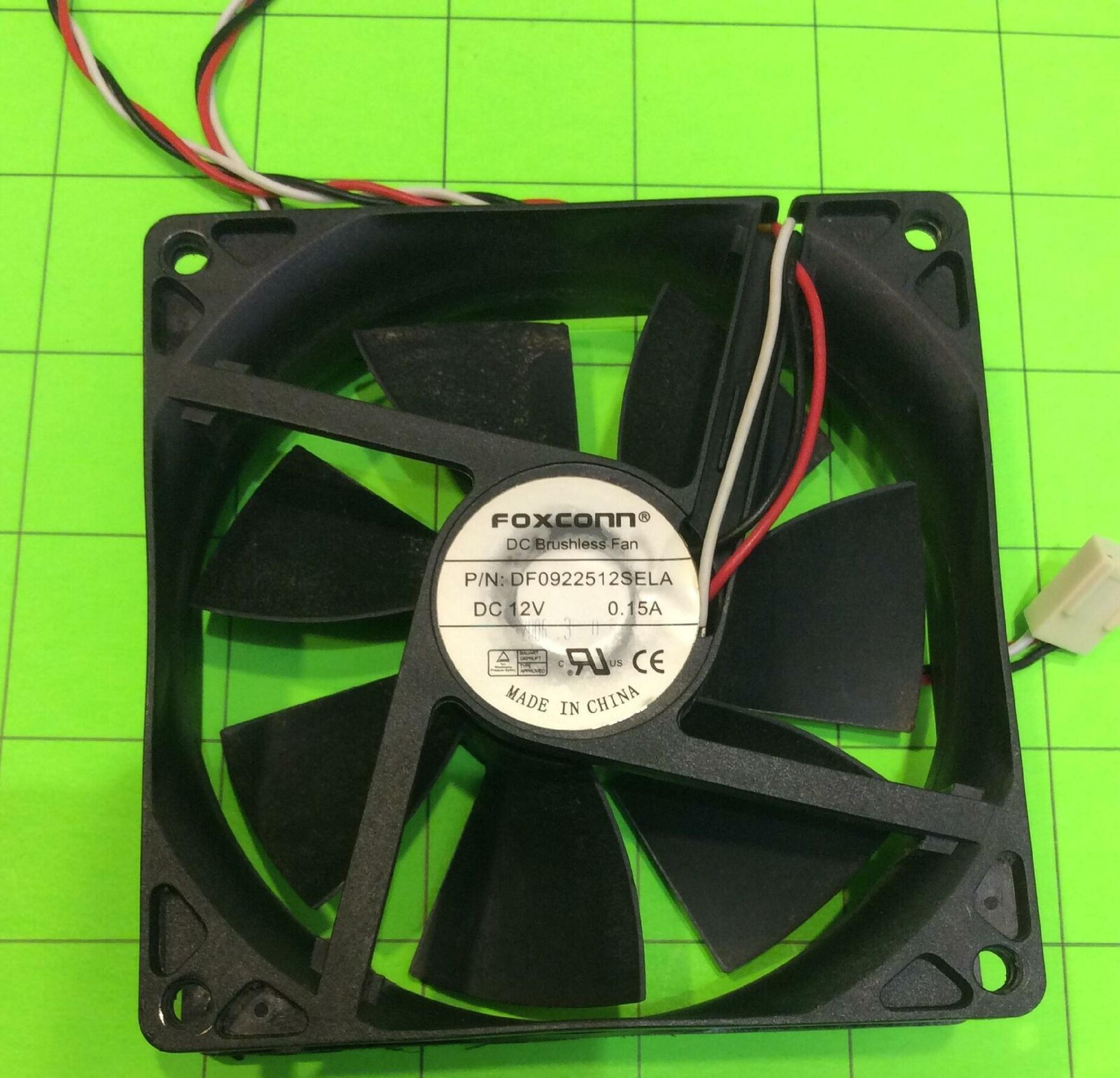 FOXCONN DF0922512SELA 92MM BLACK CASE COOLING FAN, 3-PIN CONNECTOR DC 12V 0.15AMP