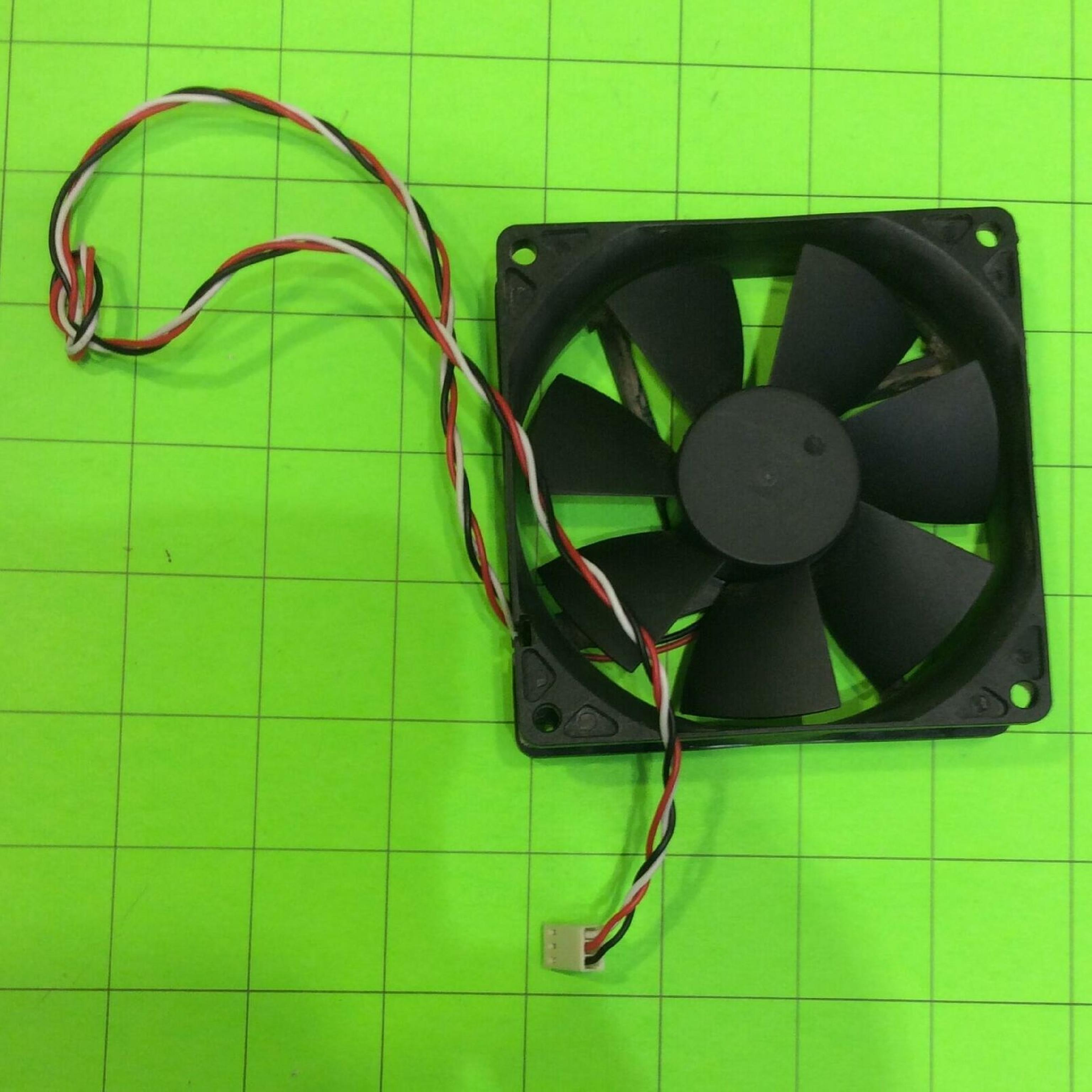 FOXCONN DF0922512SELA 92MM BLACK CASE COOLING FAN, 3-PIN CONNECTOR DC 12V 0.15AMP