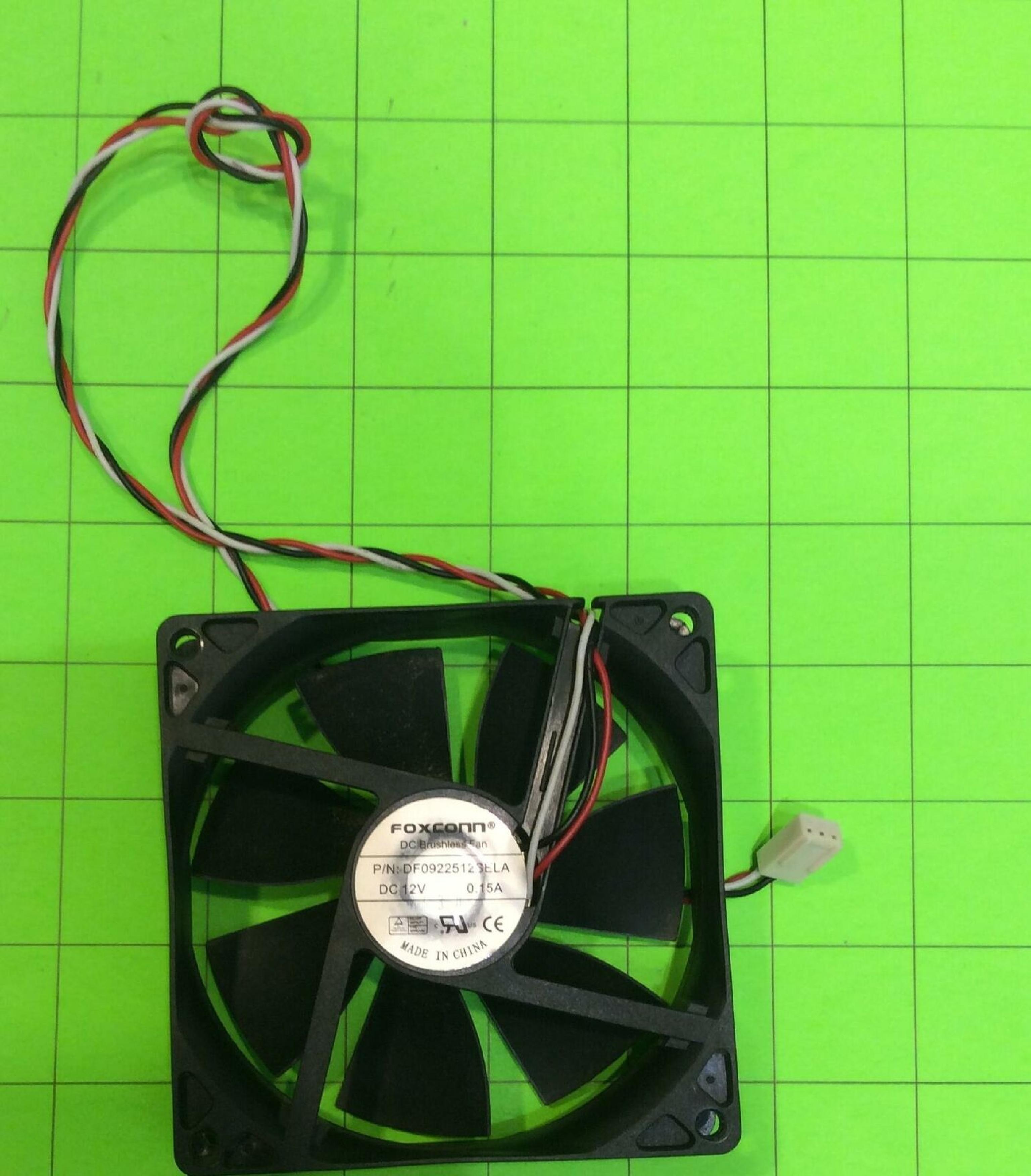 FOXCONN DF0922512SELA 92MM BLACK CASE COOLING FAN, 3-PIN CONNECTOR DC 12V 0.15AMP