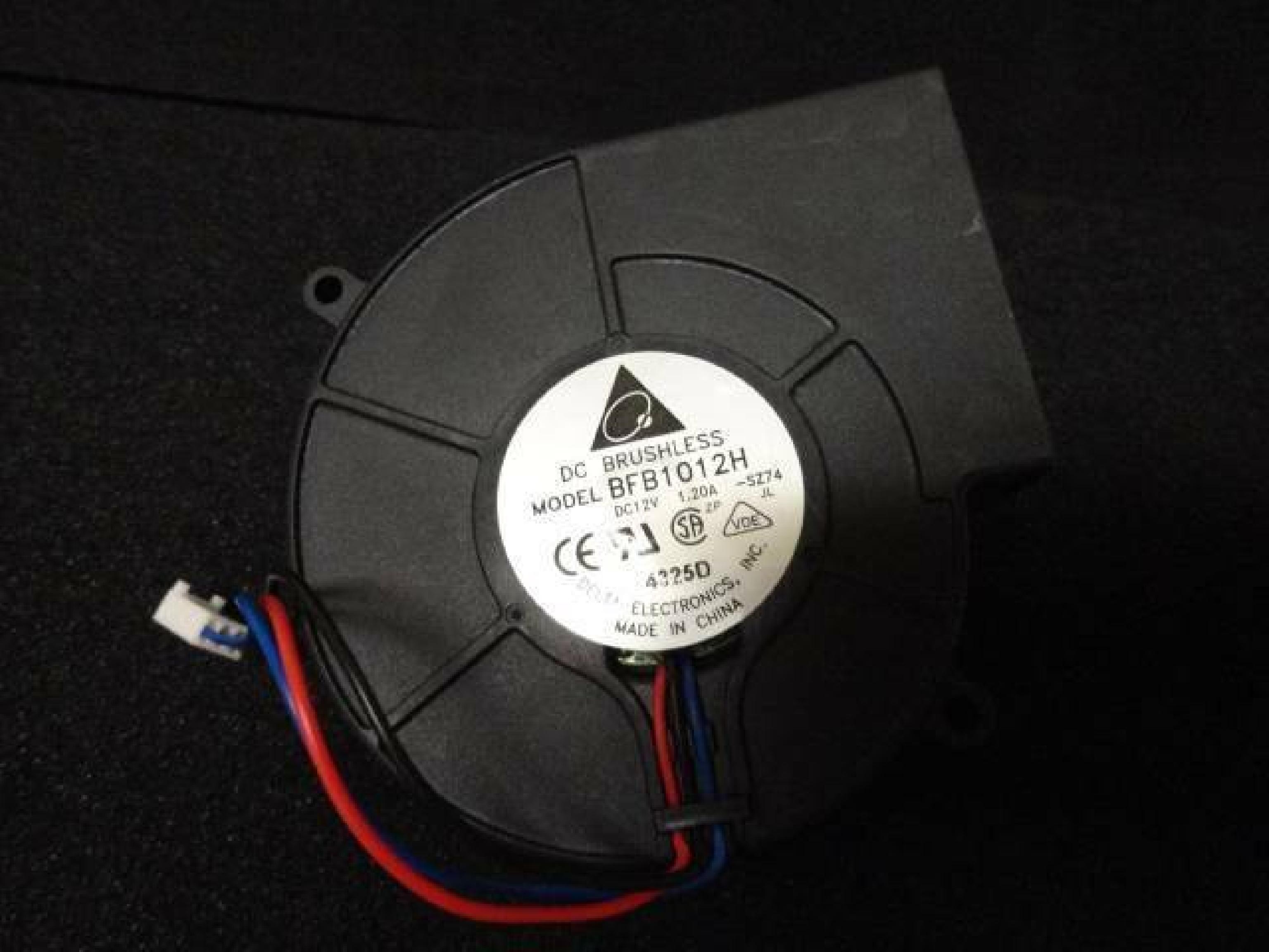 DELTA ELECTRONICS INC / HEWLETT PACKARD / HP BFB1012H DELTA ELECTRONICS DC BRUSHLESS PC FAN - 12V 1.20AMP BLOWER W/SHROUD D530 97MM COMPAQ D530, DC5000 DESKTOP COOLING 3 WIRE 3PIN